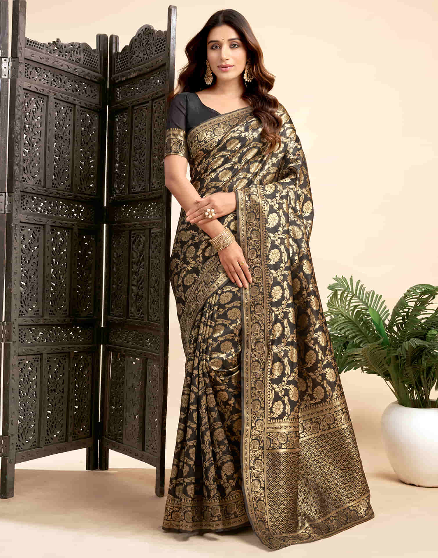Black Silk Woven Banarasi Saree - Image 4