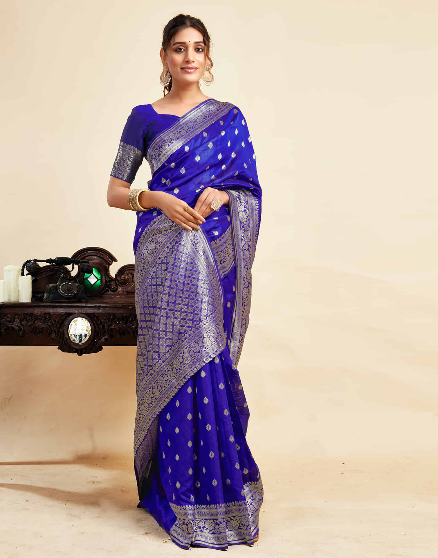 Blue Silk Woven Banarasi Saree - Image 4