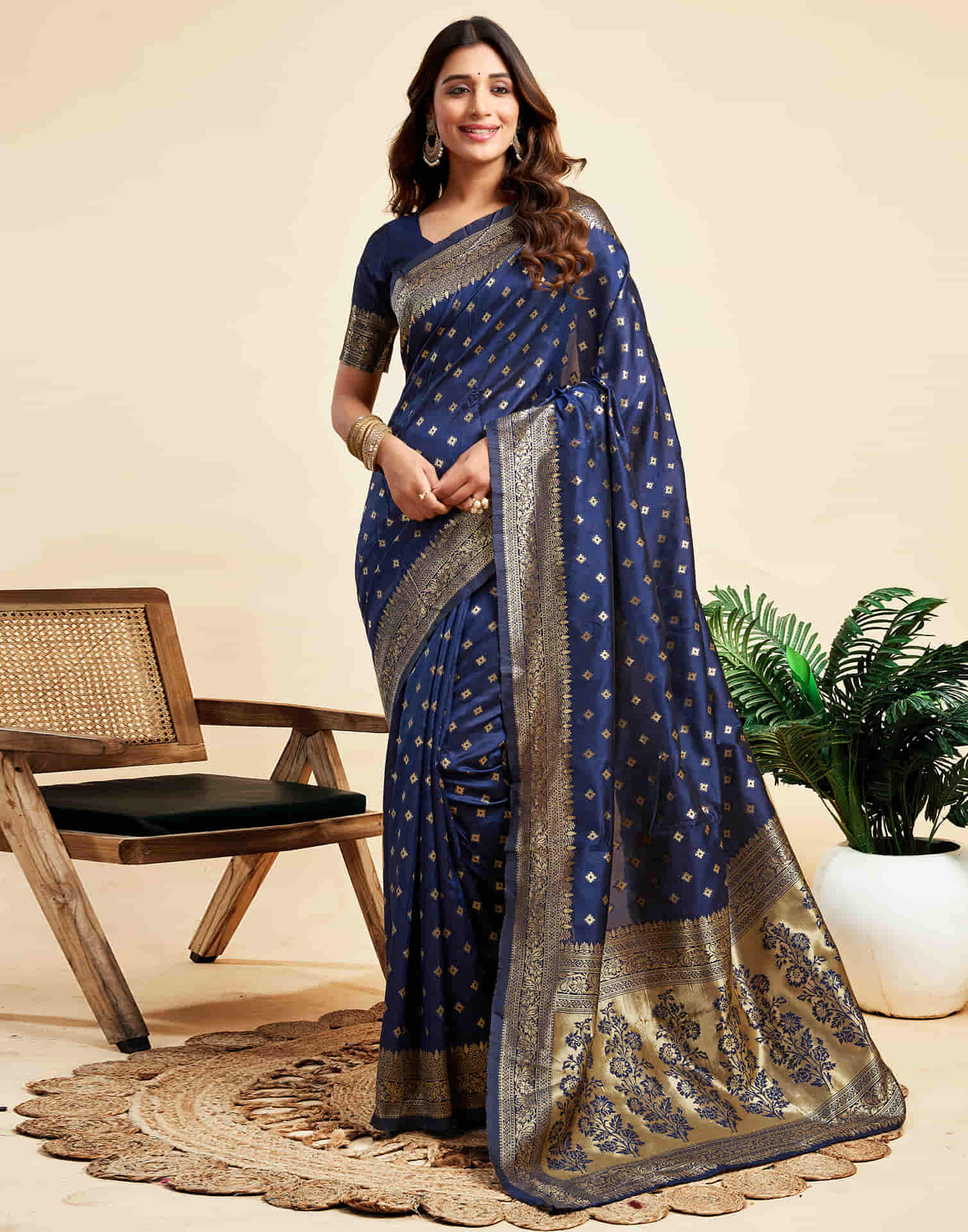 Navy Blue Silk Woven Banarasi Saree - Image 10