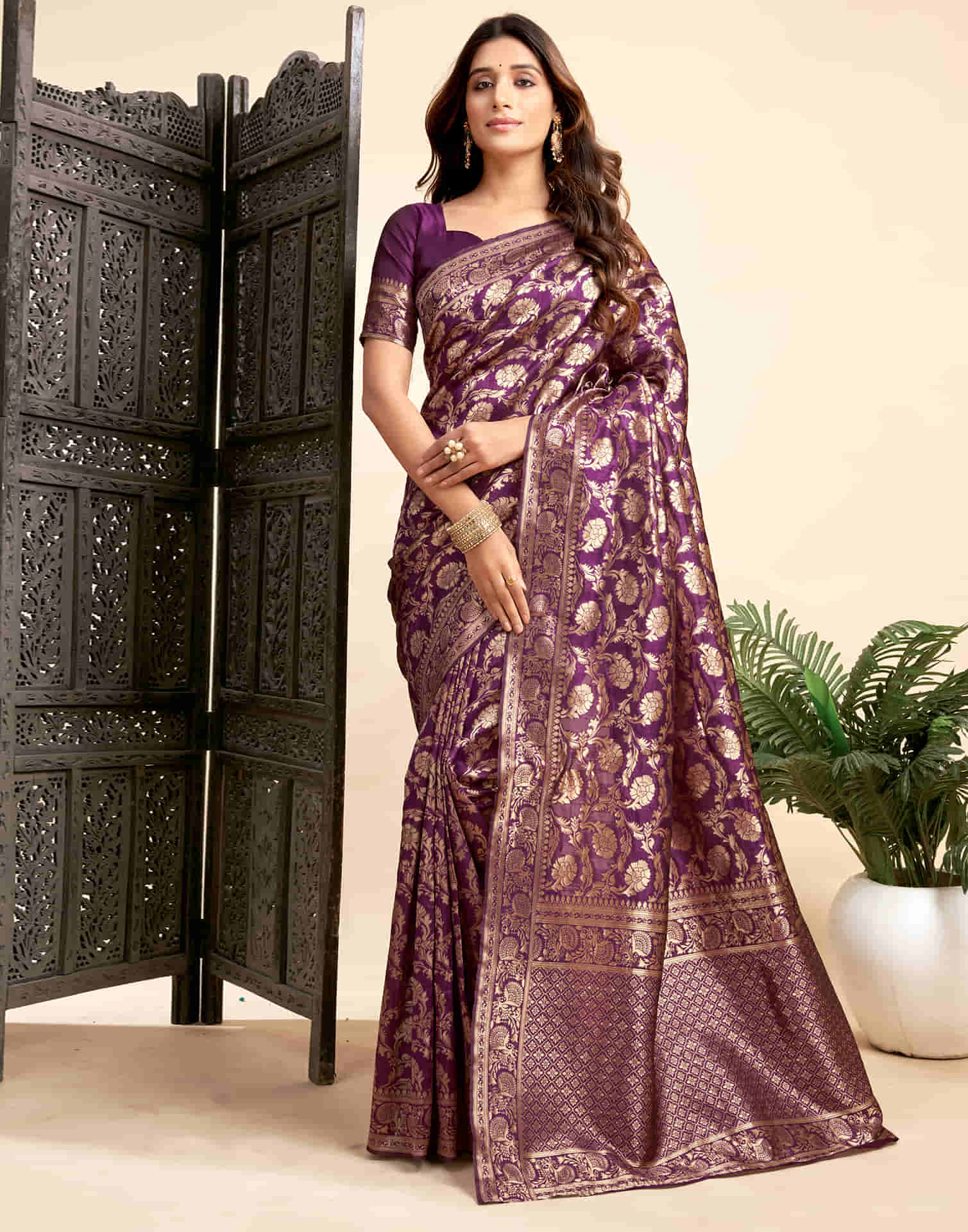Wine Silk Woven Banarasi Saree - Image 11