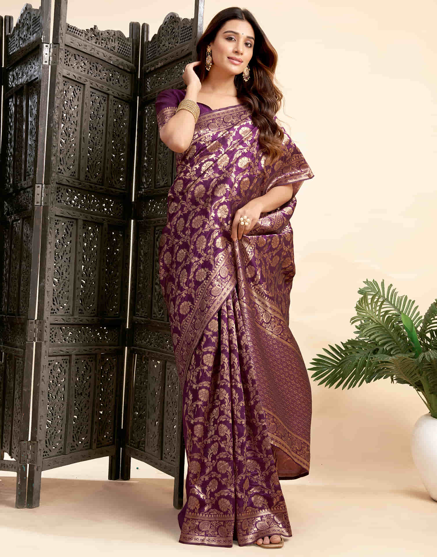 Wine Silk Woven Banarasi Saree - Image 4