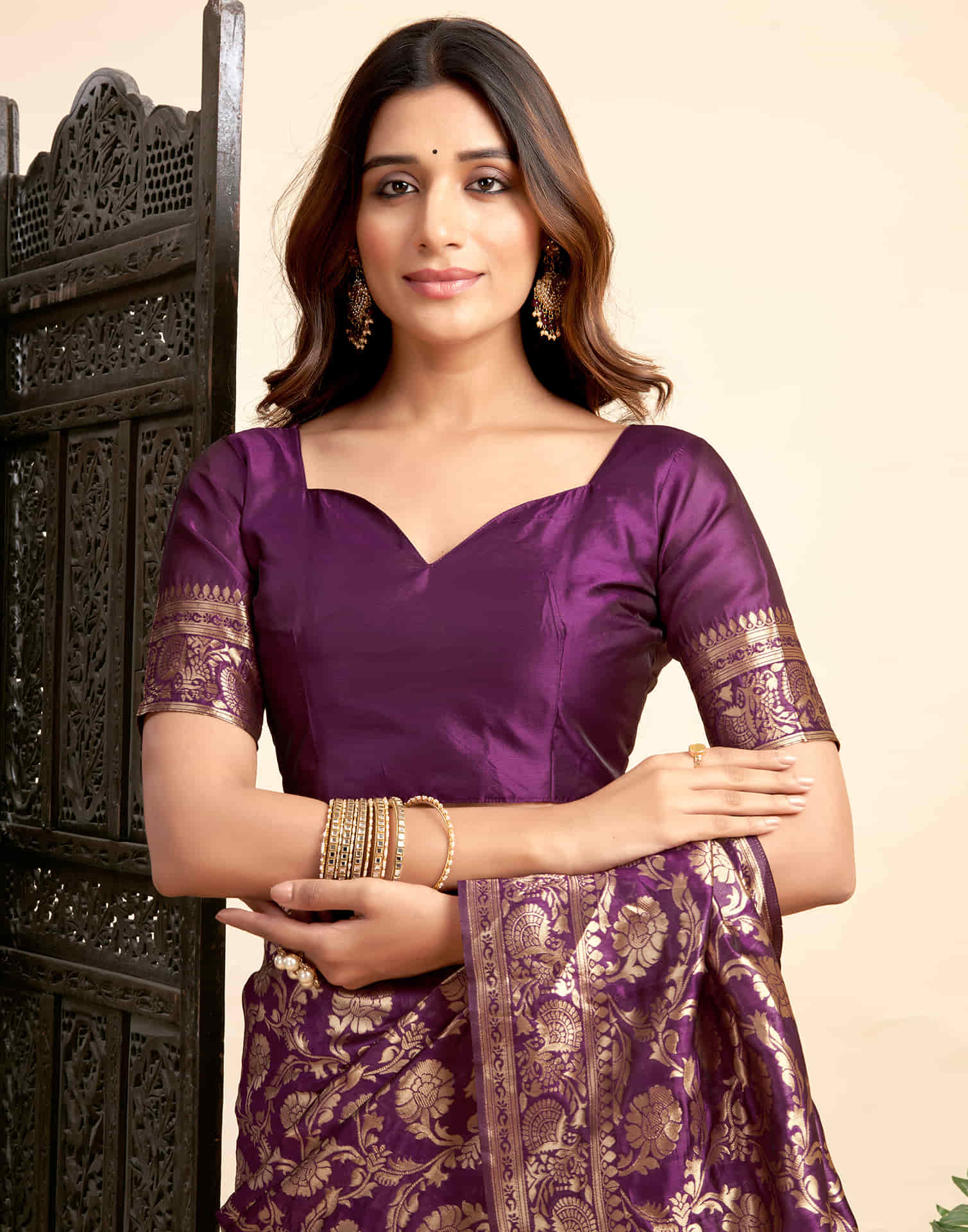 Wine Silk Woven Banarasi Saree - Image 7