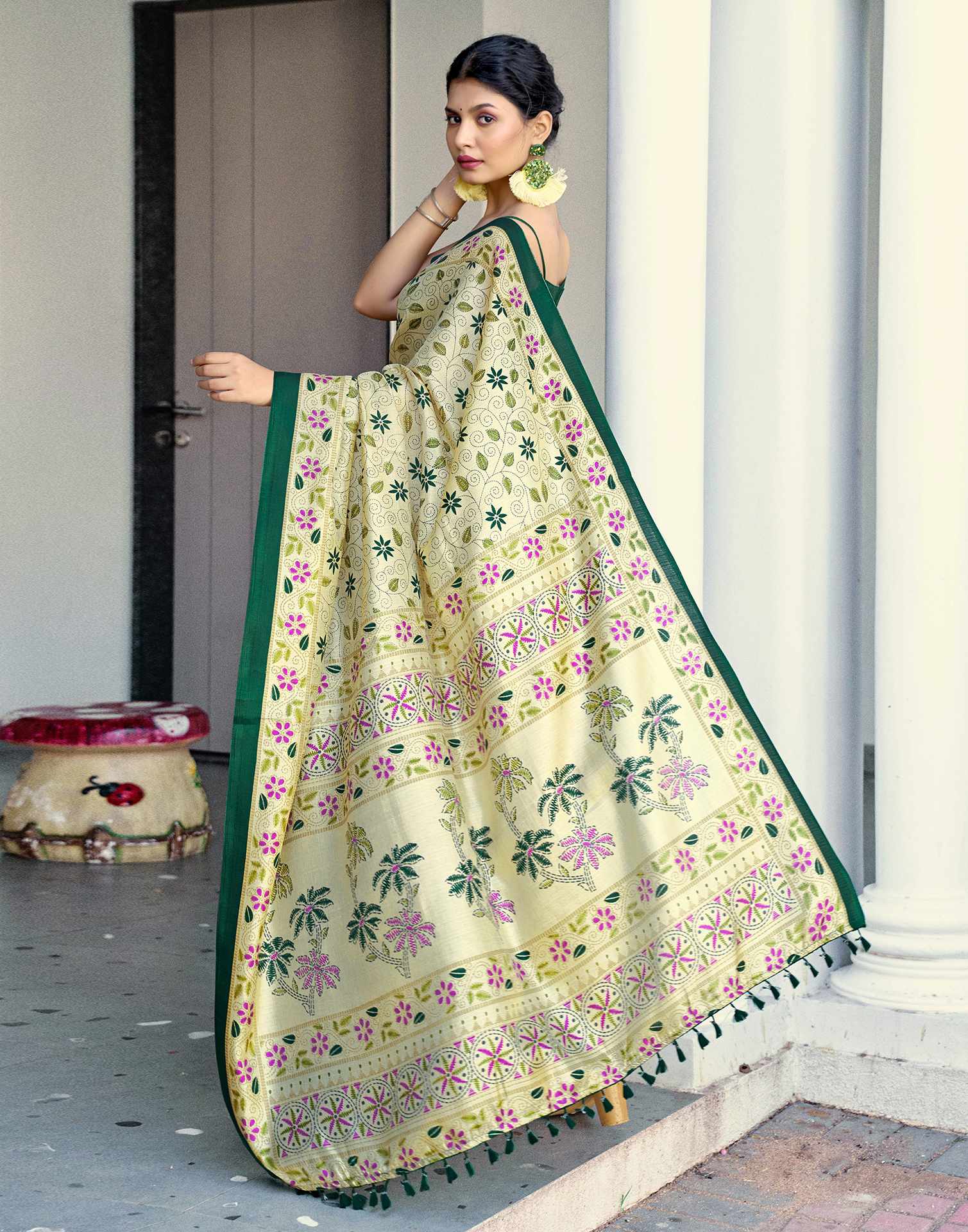 Beige Cotton Blend Printed Saree - Image 4