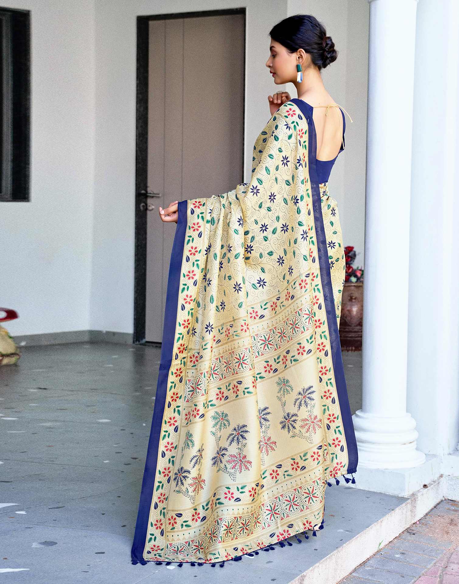 Beige Cotton Blend Printed Saree - Image 4