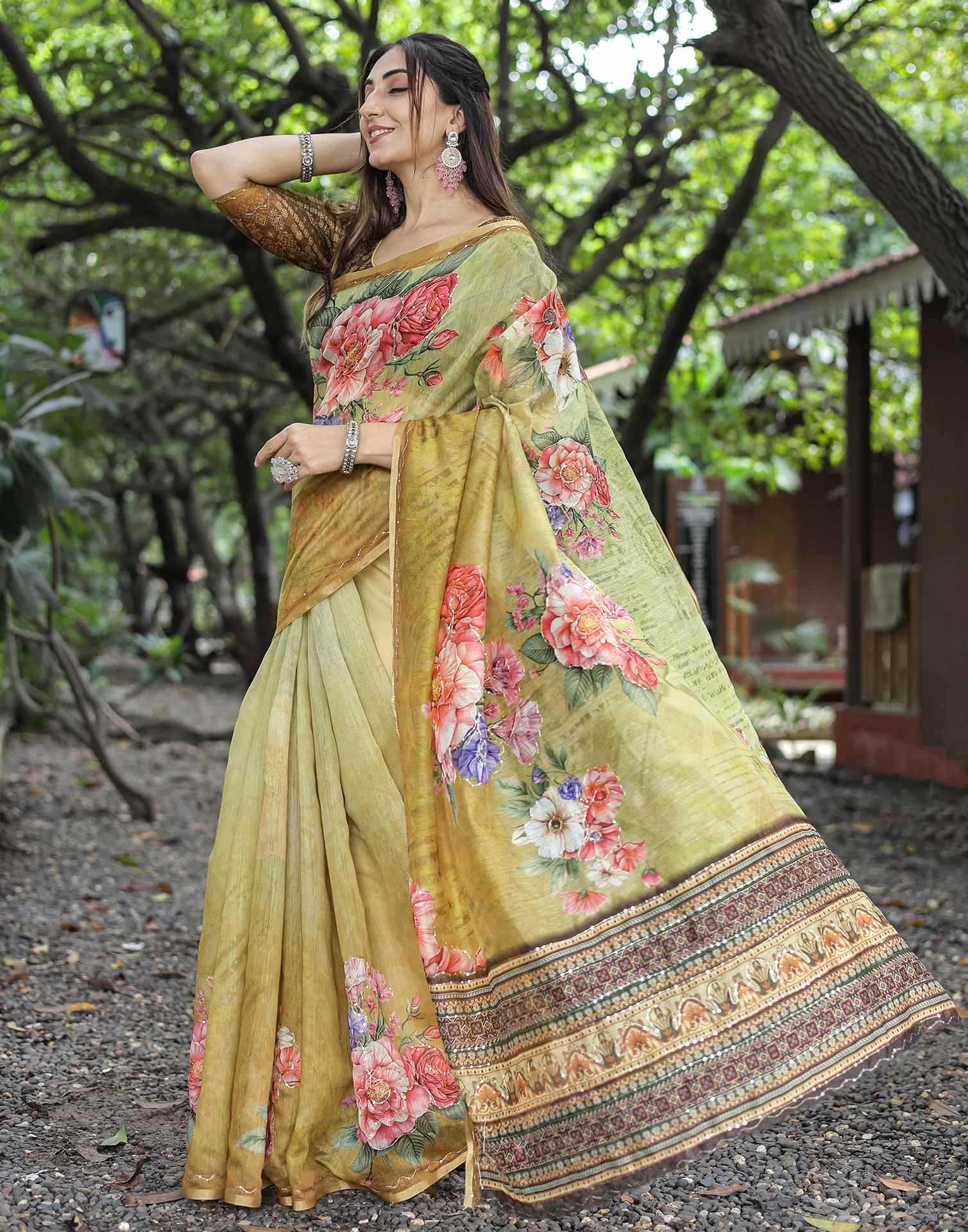 BeigeĀ Cotton Floral Printed Saree - Image 9
