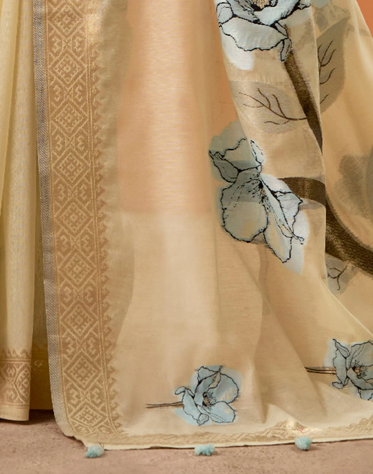 Beige Cotton Floral Printed Saree - Image 4