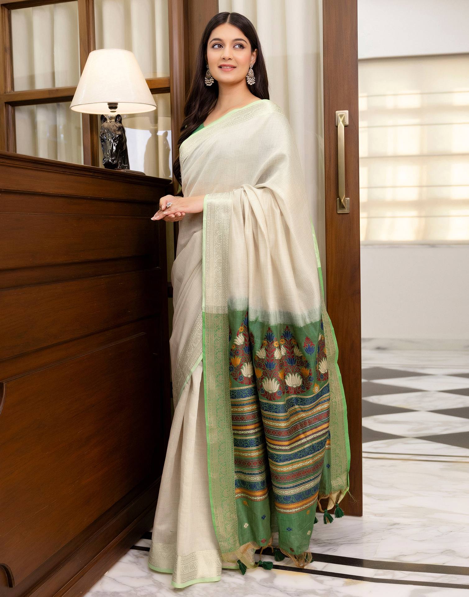 Beige Cotton Linen Woven Printed Saree - Image 4