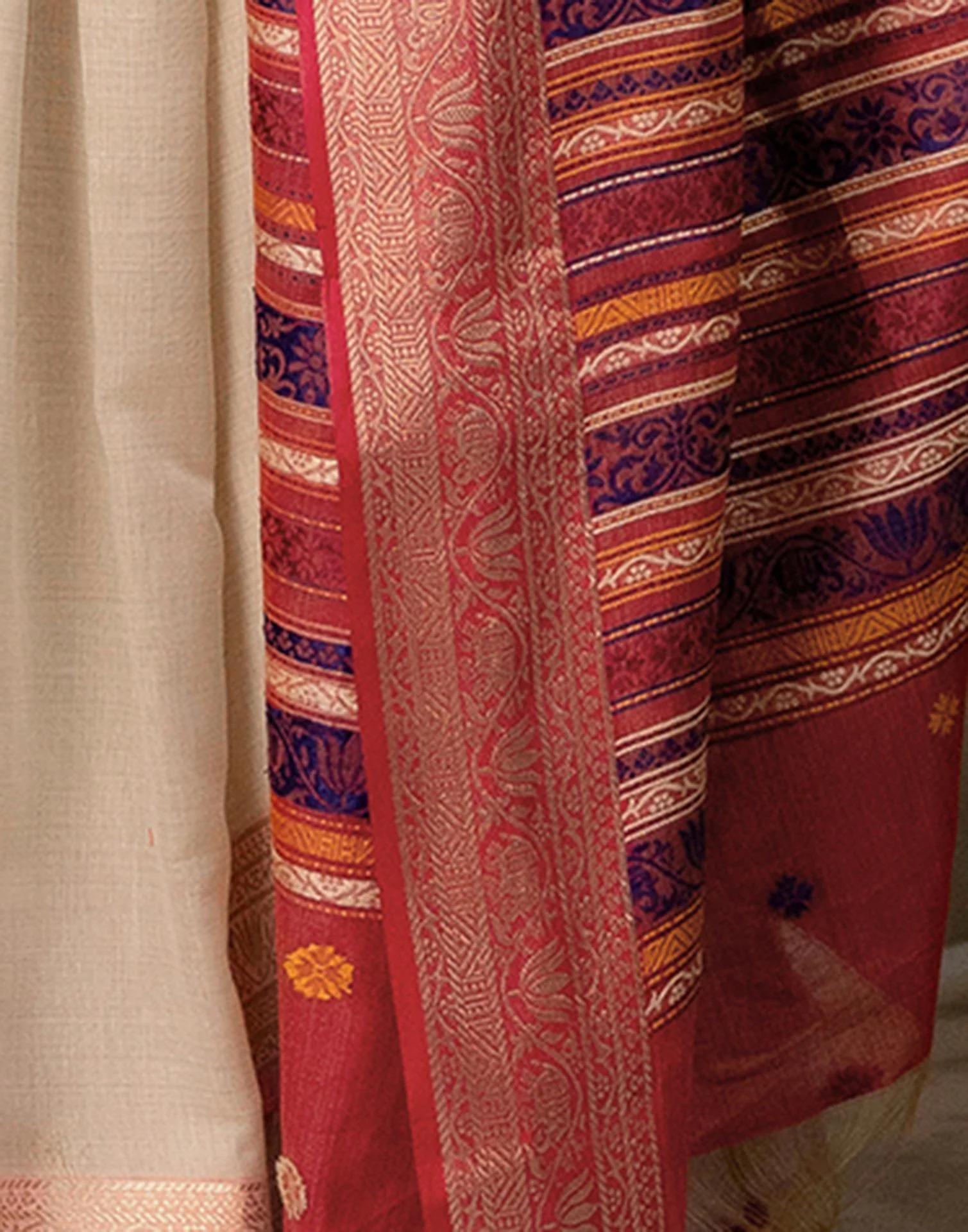 Beige Cotton Linen Woven Printed Saree - Image 10