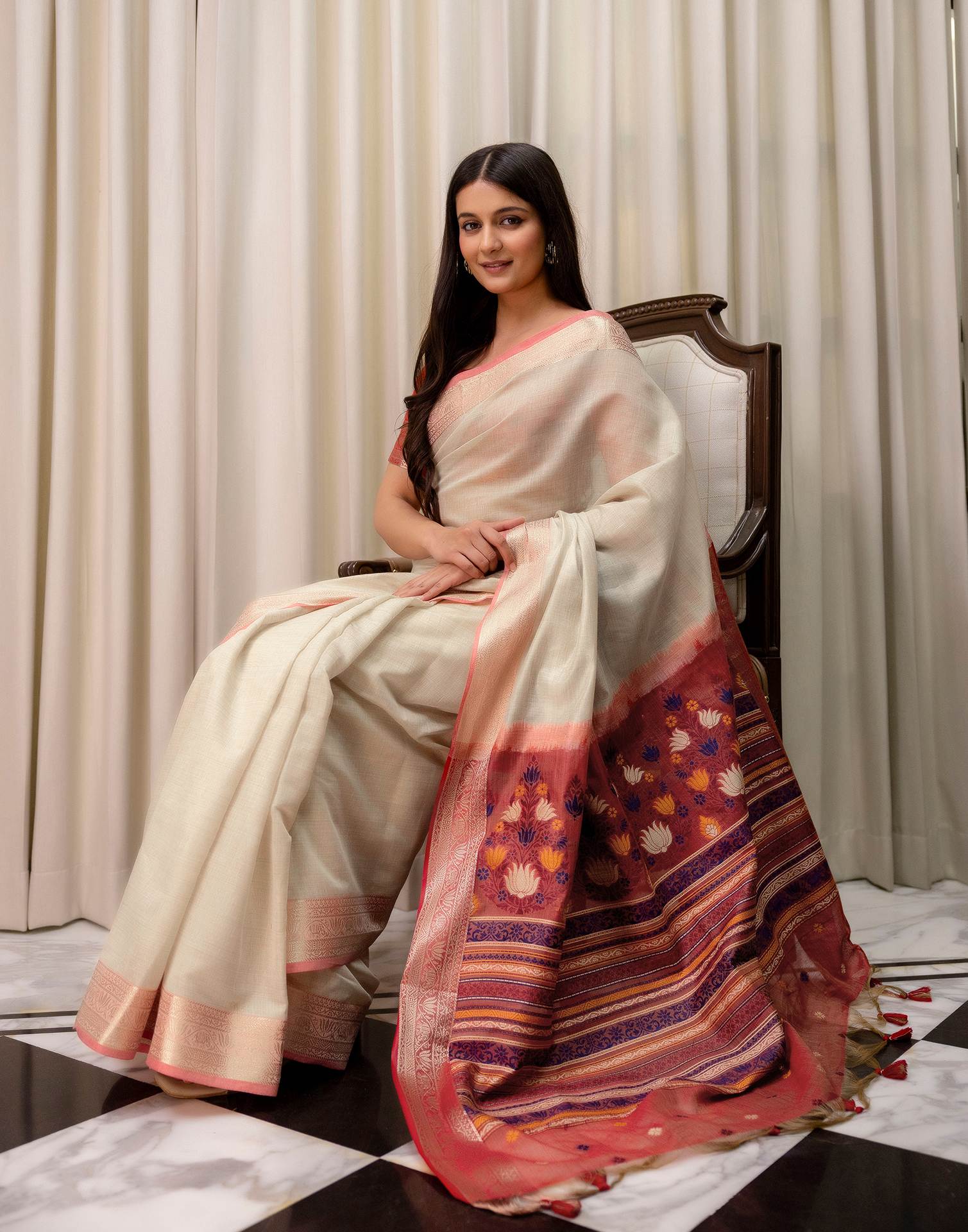 Beige Cotton Linen Woven Printed Saree - Image 4