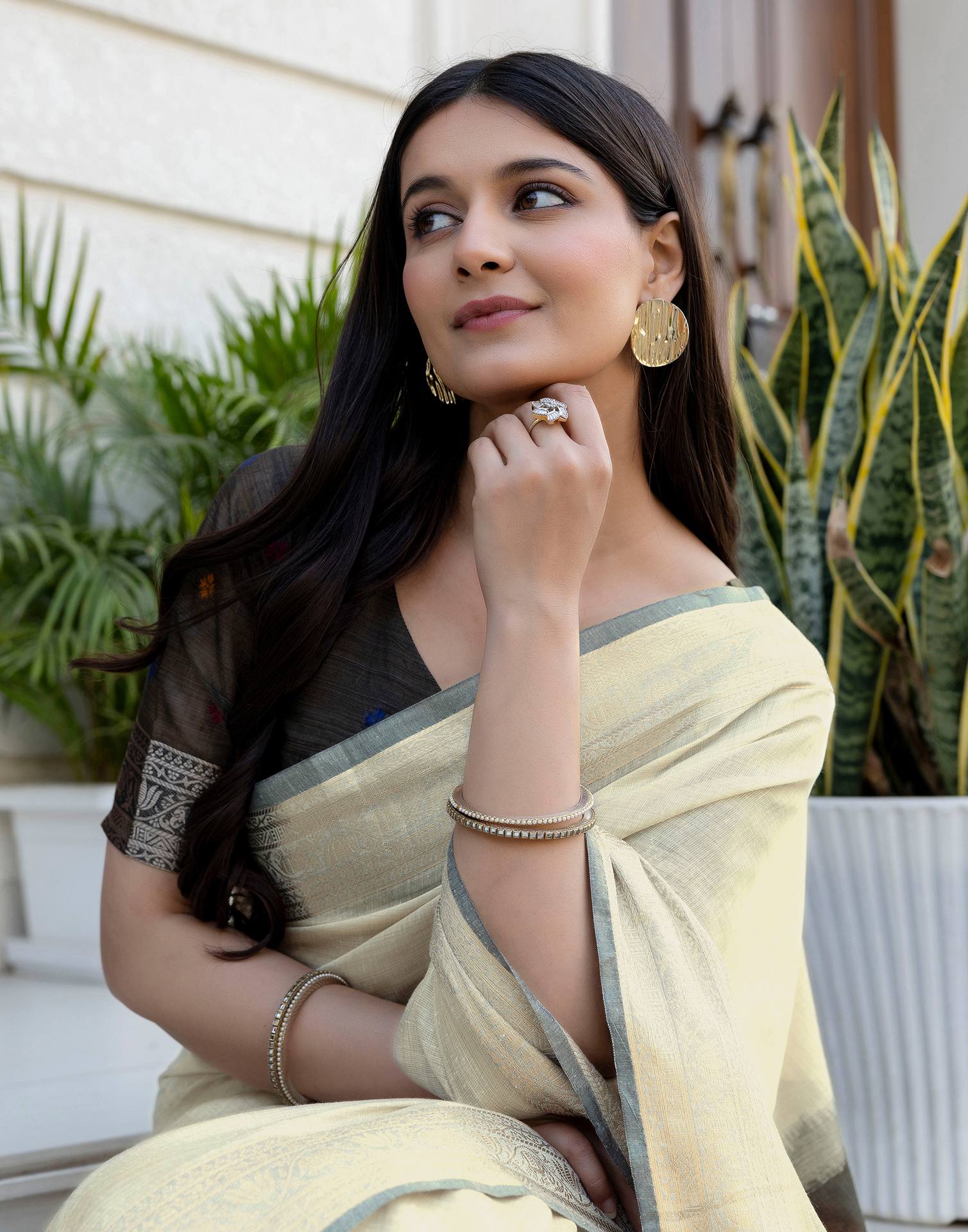 Beige Cotton Linen Woven Printed Saree - Image 4