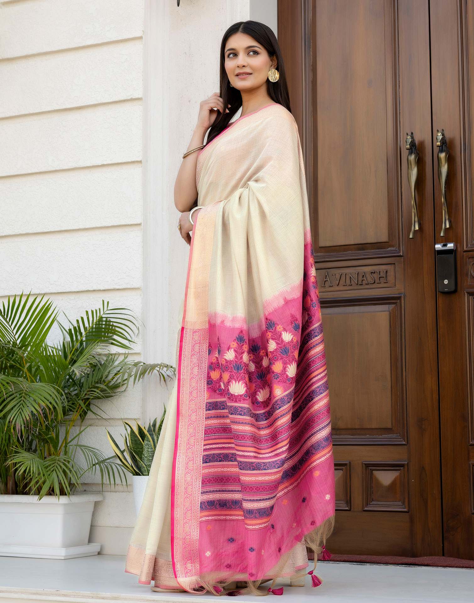 Beige Cotton Linen Woven Printed Saree - Image 4