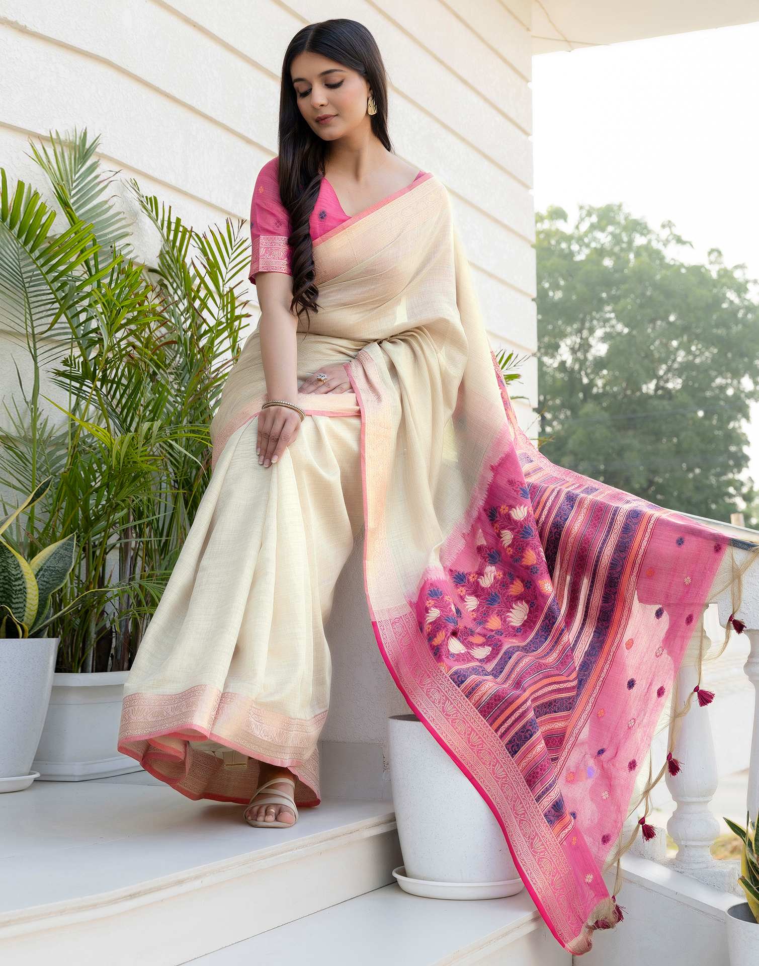 Beige Cotton Linen Woven Printed Saree - Image 8
