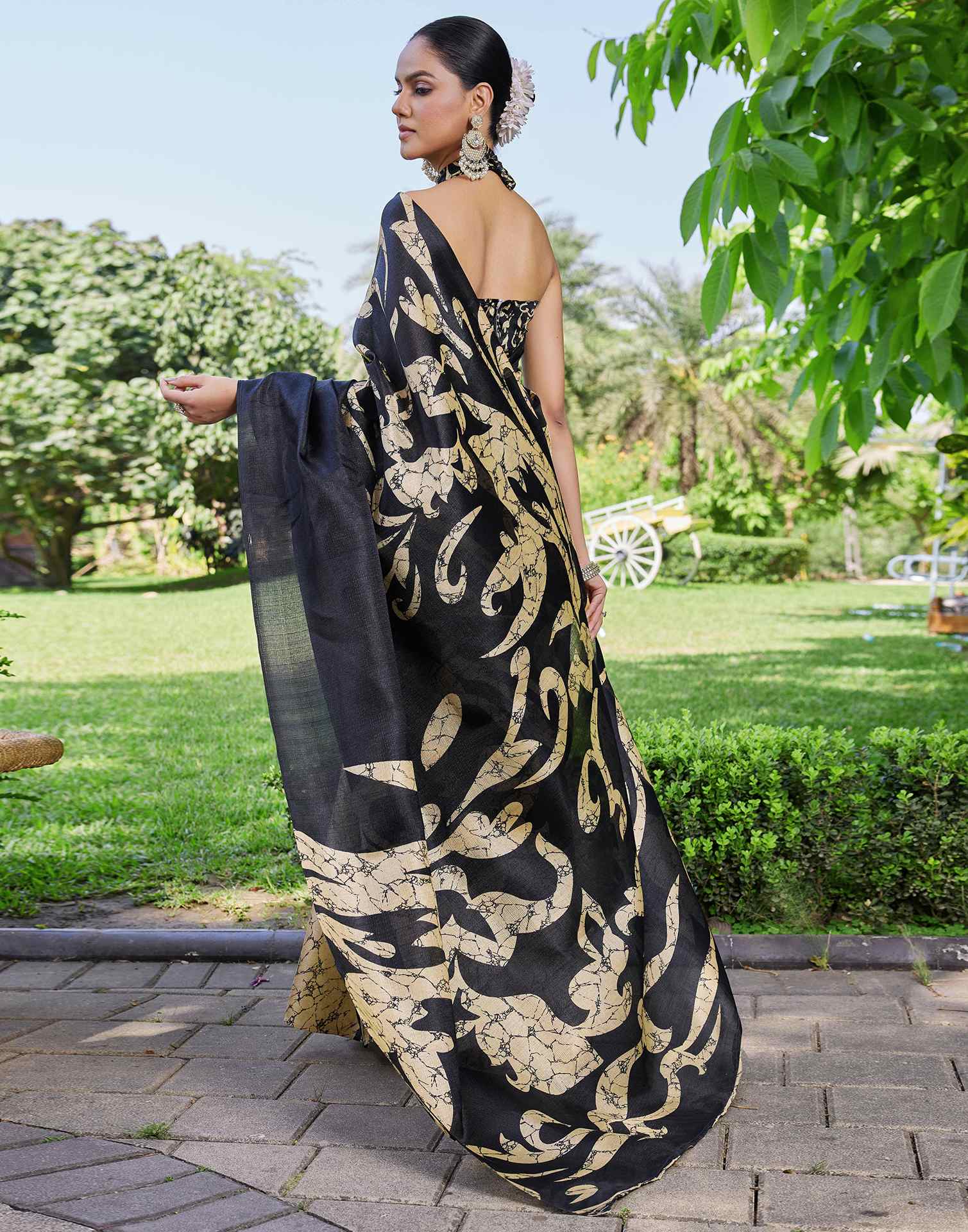 Beige Cotton Printed Saree - Image 6