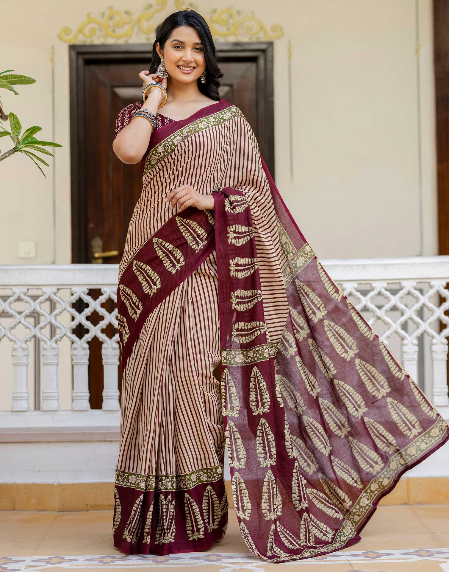 Beige Cotton Printed Saree - Image 2