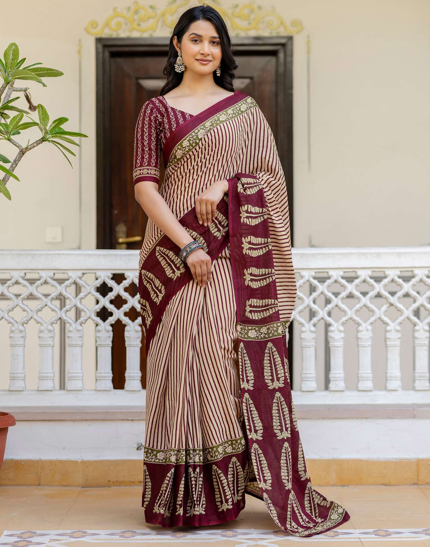 Beige Cotton Printed Saree - Image 3