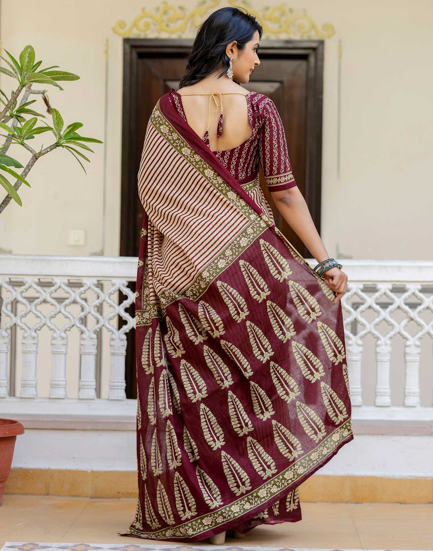 Beige Cotton Printed Saree - Image 7