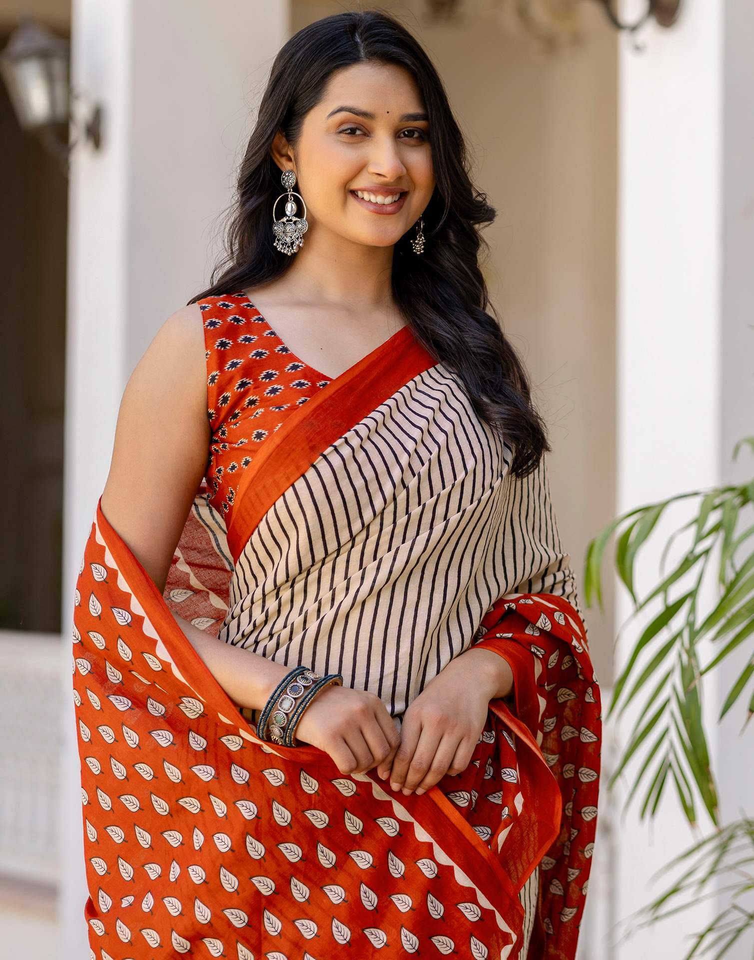 Beige Cotton Printed Saree - Image 2