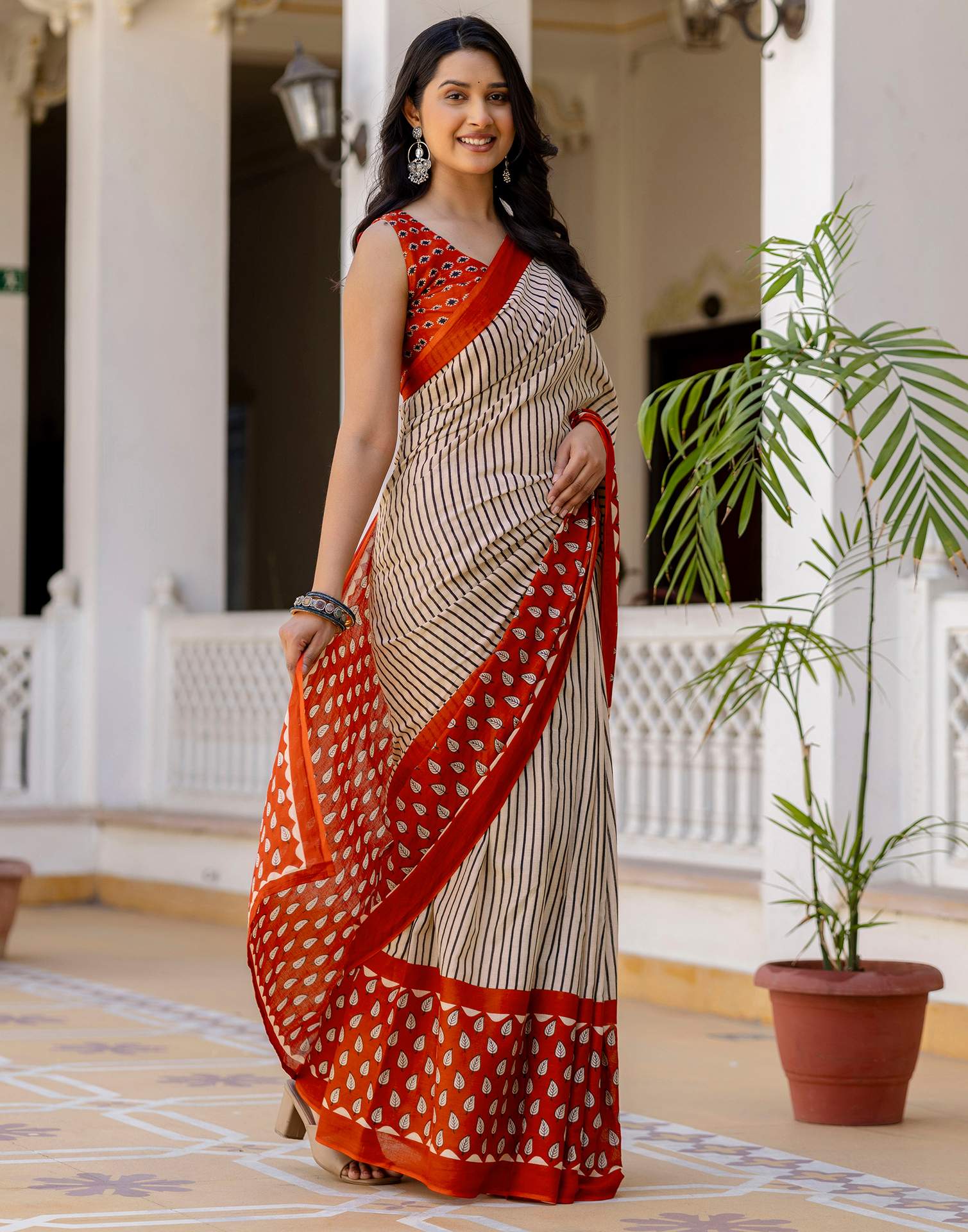 Beige Cotton Printed Saree - Image 7