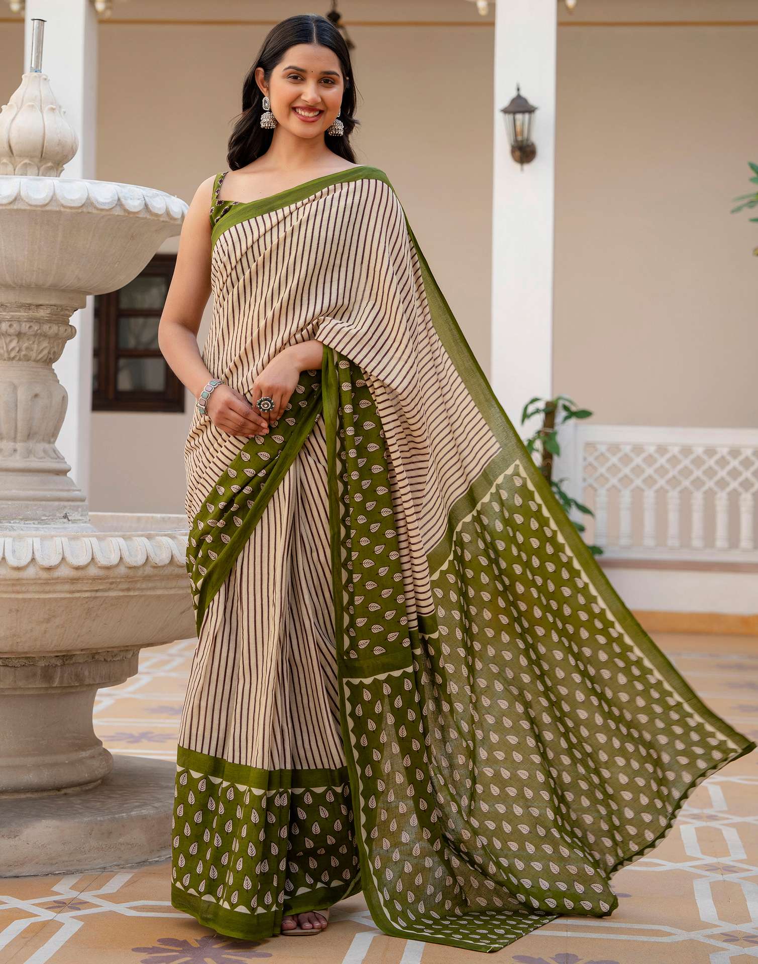 Beige Cotton Printed Saree - Image 4