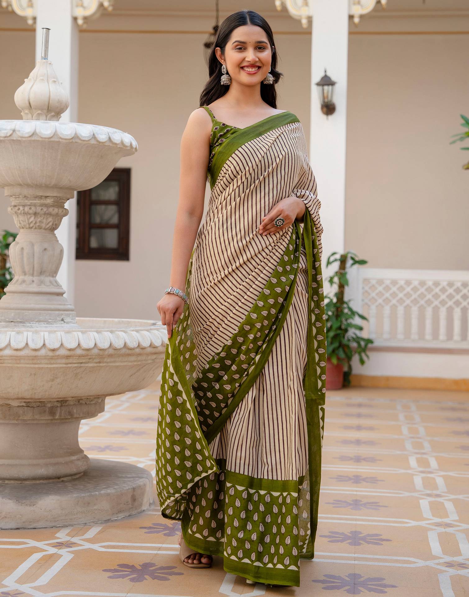 Beige Cotton Printed Saree - Image 5