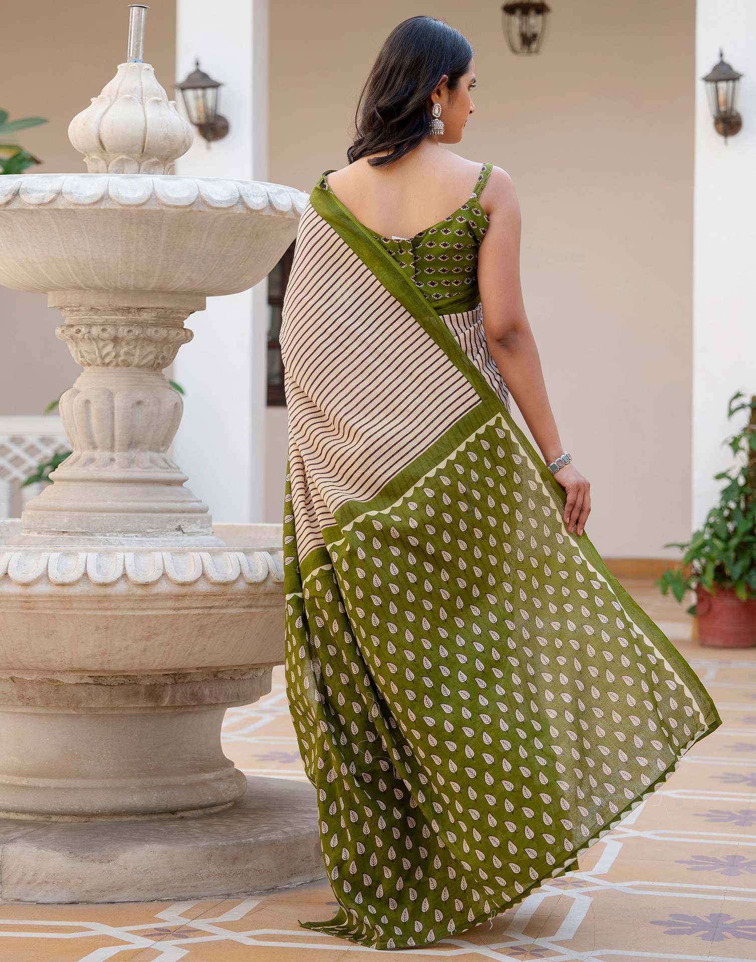 Beige Cotton Printed Saree - Image 6