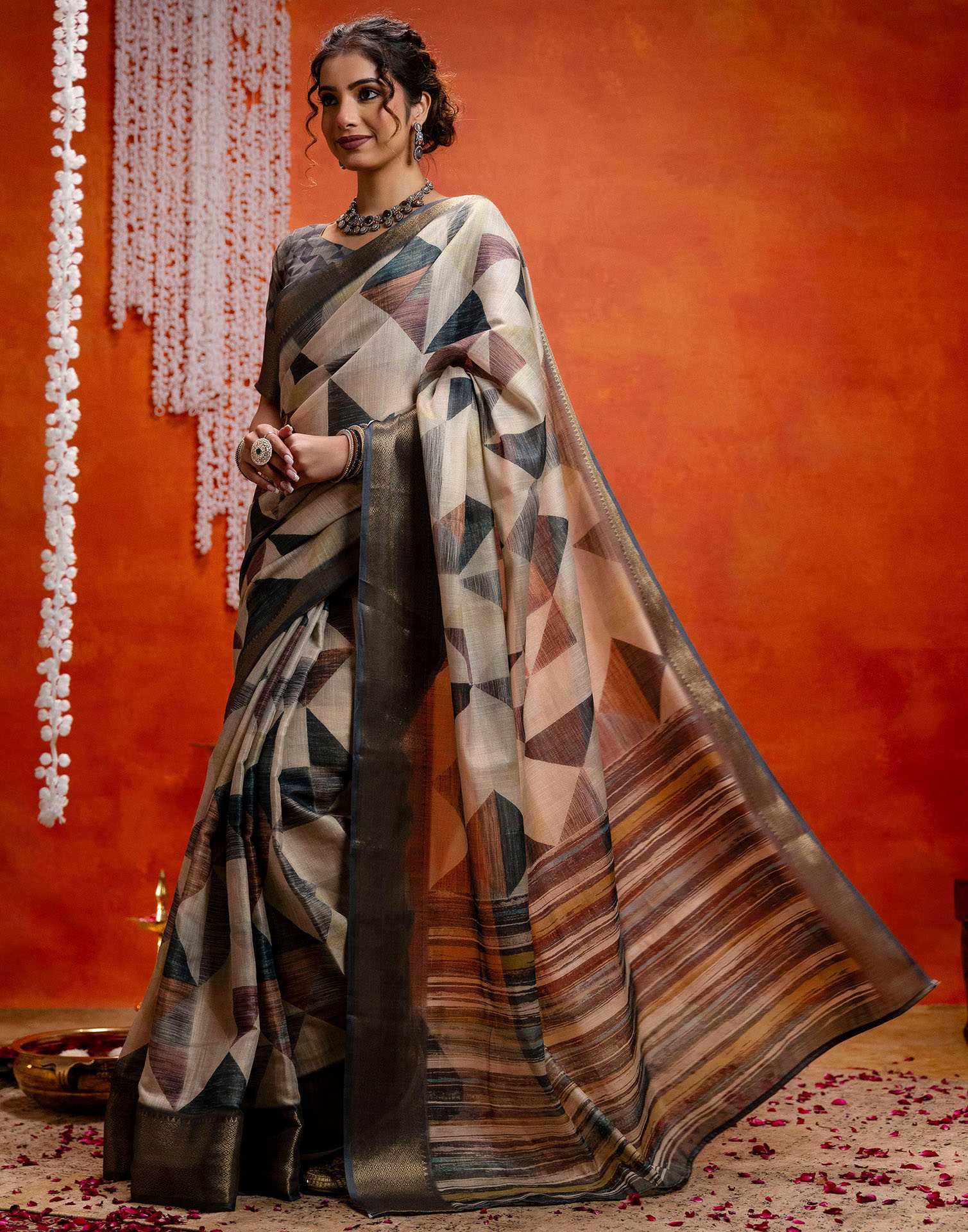 Beige Cotton Printed Woven Saree - Image 5