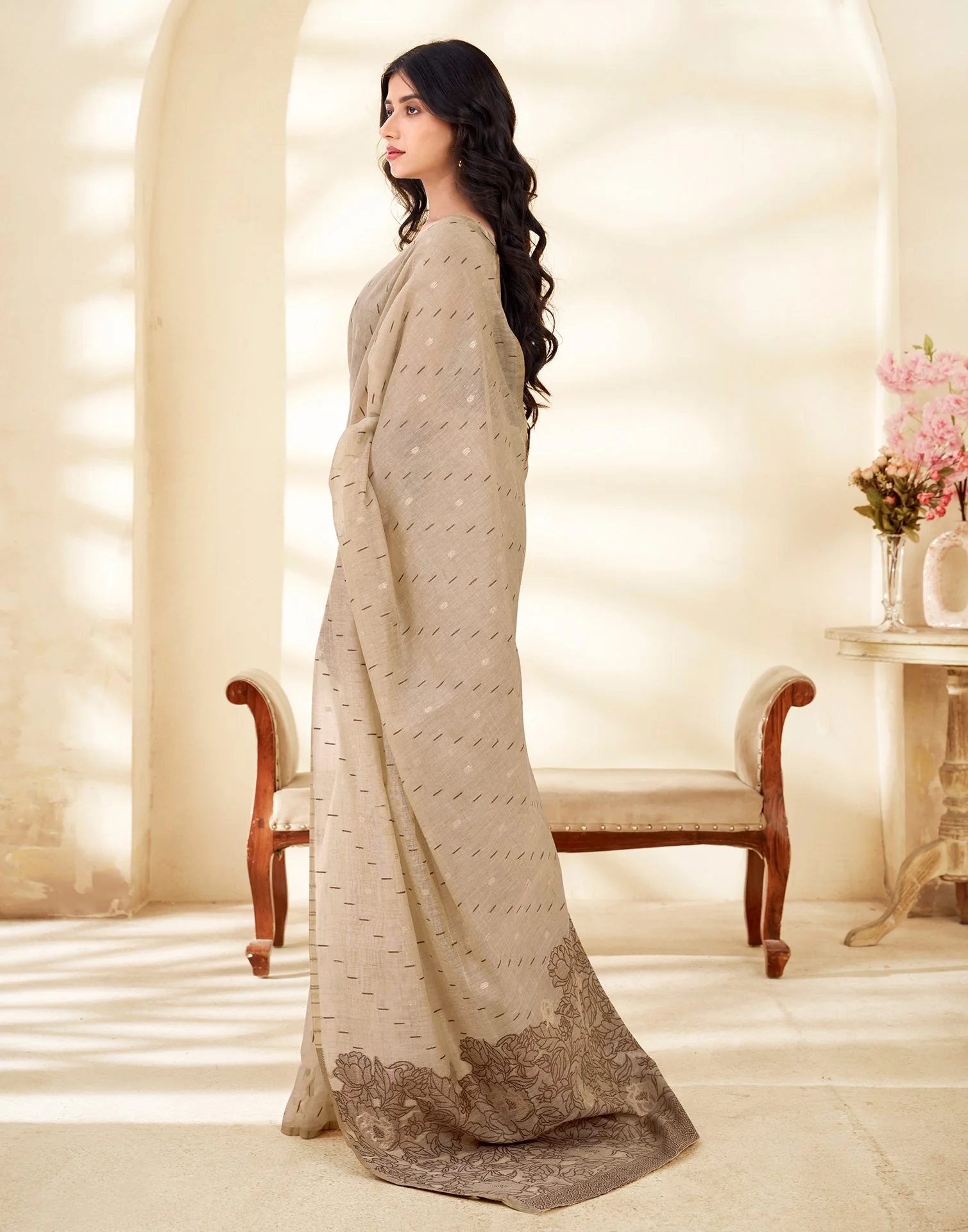 Beige Cotton Woven Printed Saree - Image 5