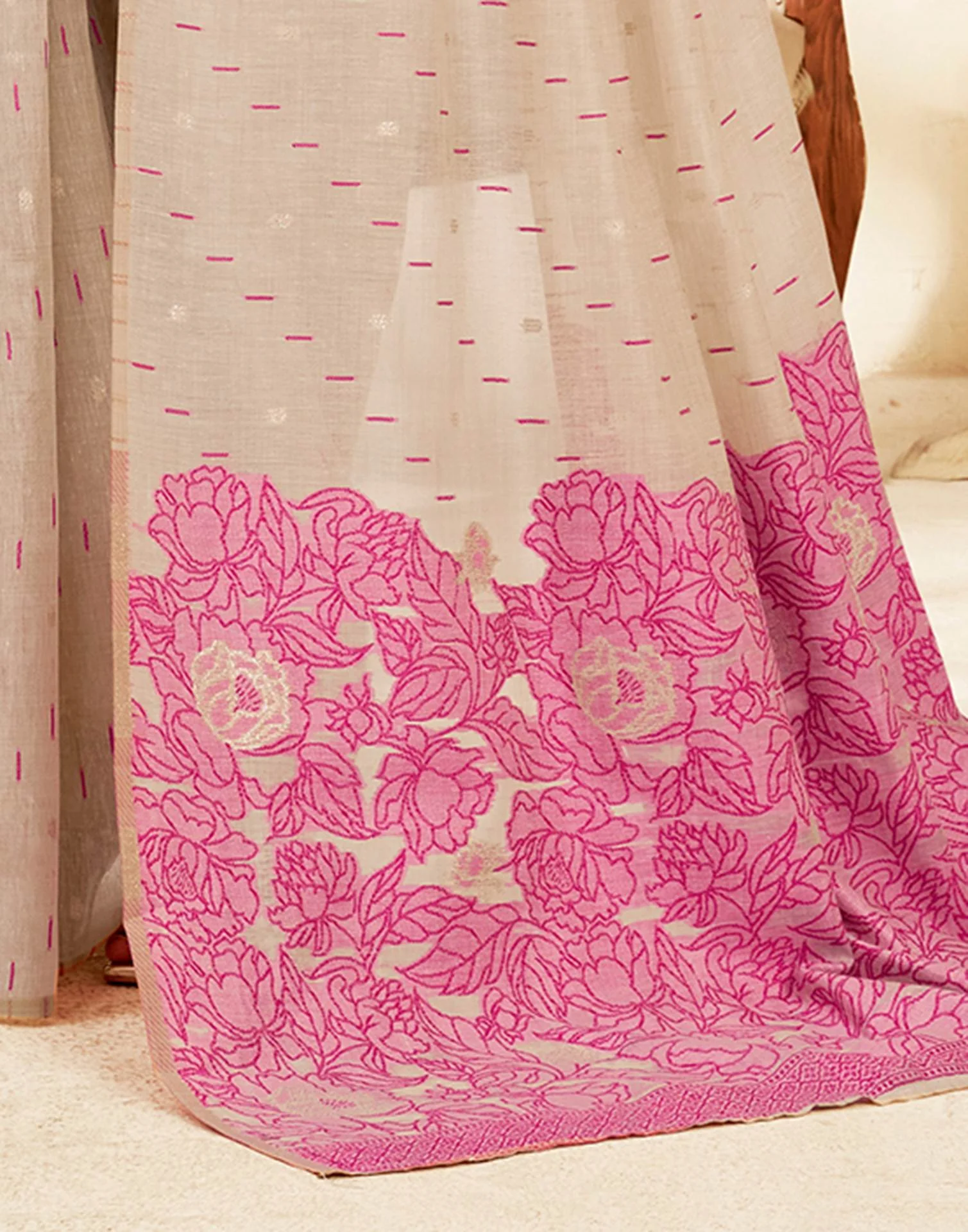Beige Cotton Woven Printed Saree - Image 6
