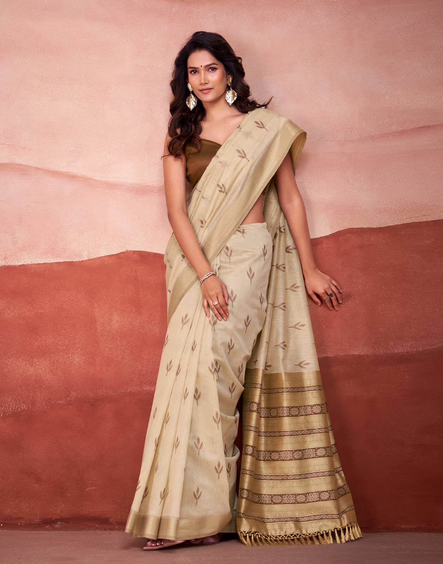 Beige Cotton Woven Printed Saree - Image 4