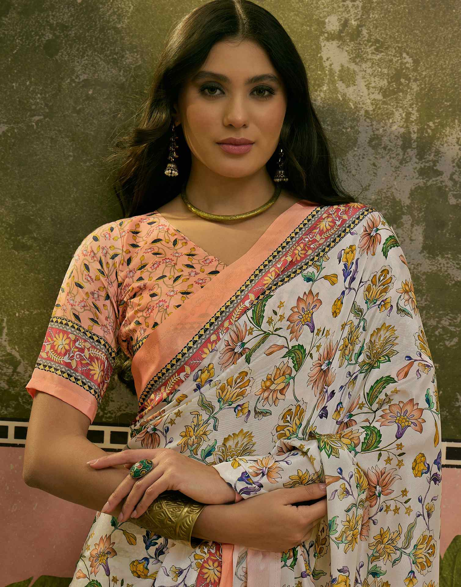 Beige Crepe Silk Floral Printed Saree - Image 2