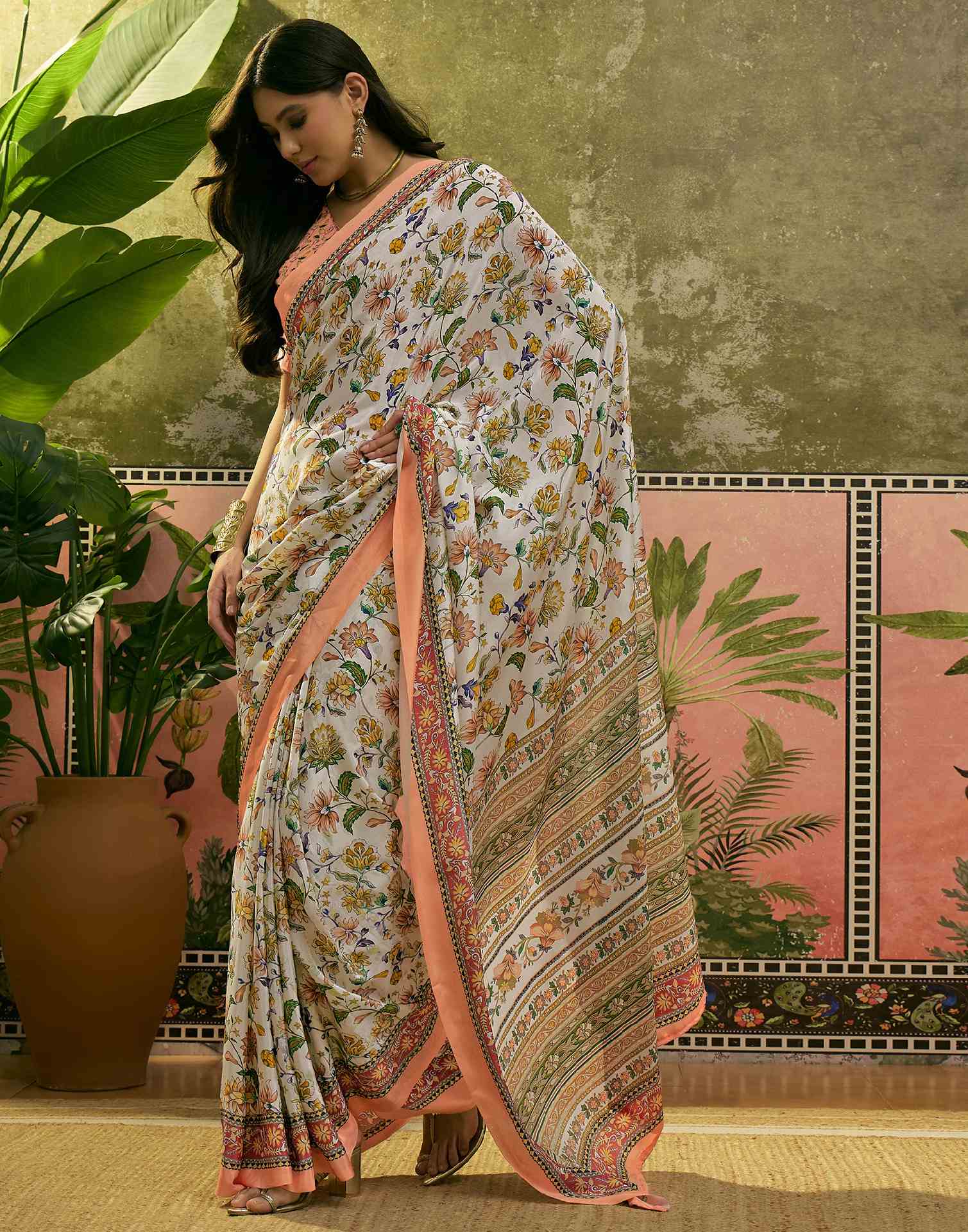 Beige Crepe Silk Floral Printed Saree - Image 5