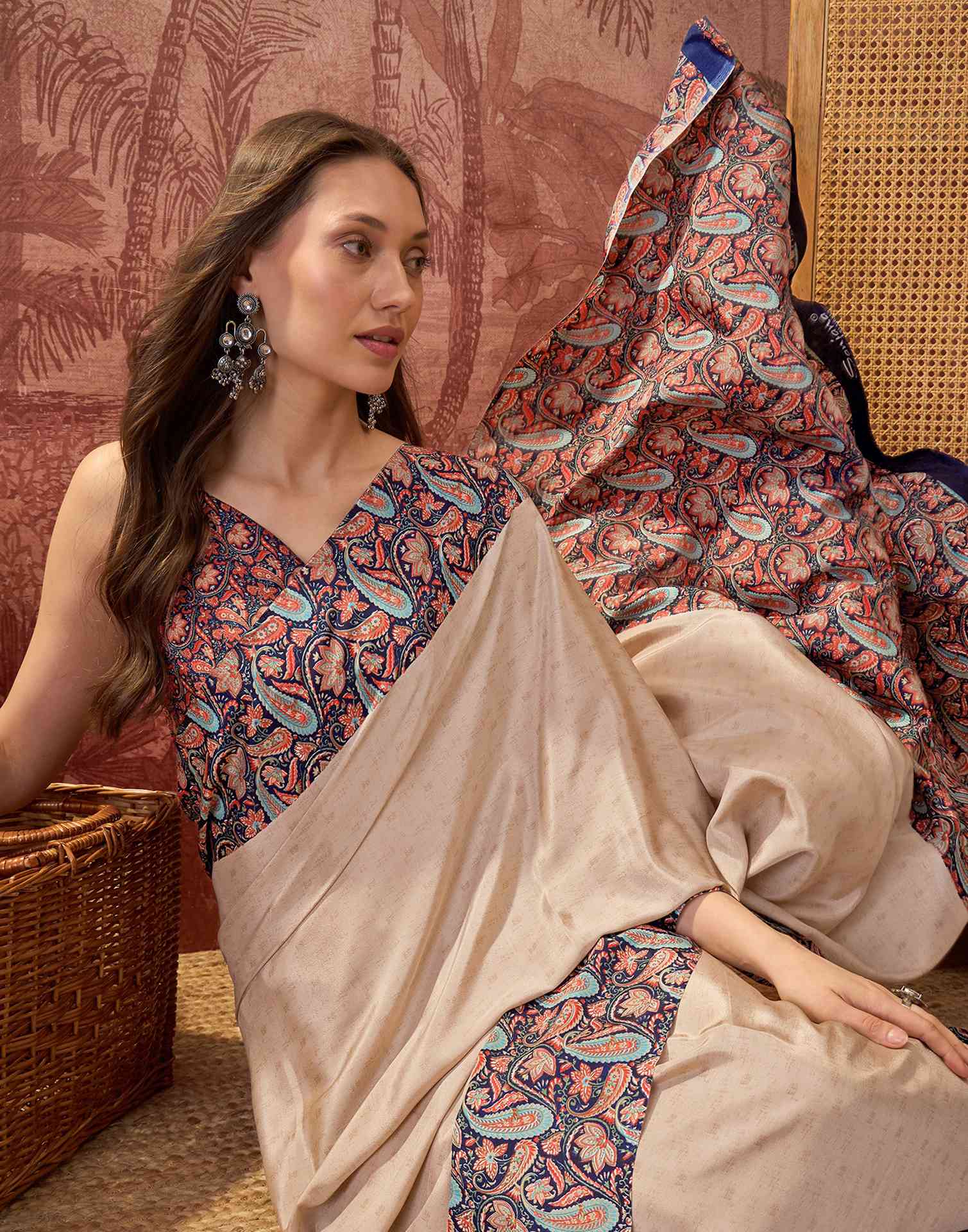 Beige Crepe Silk Printed Saree - Image 7