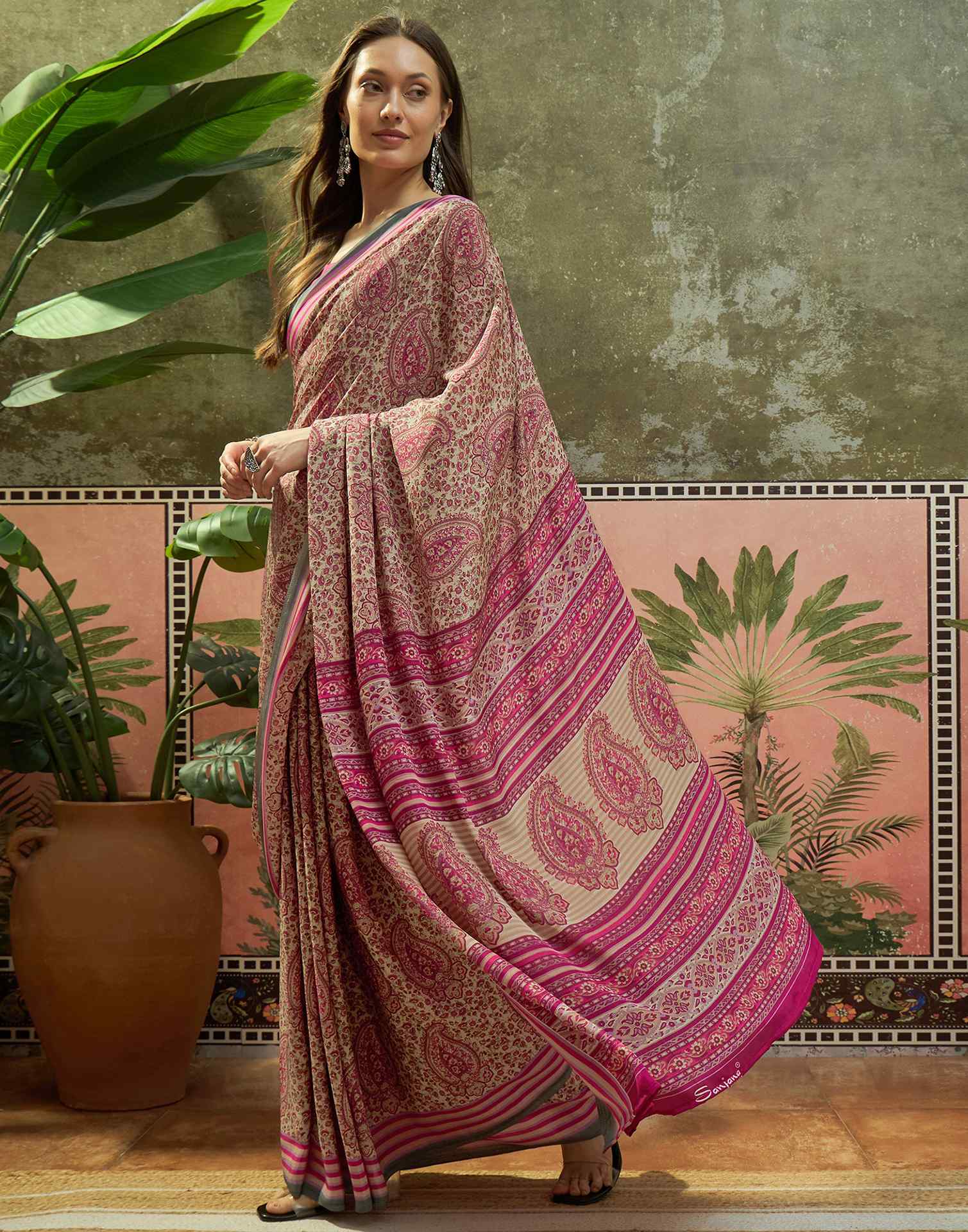 Beige Crepe Silk Printed Saree - Image 5