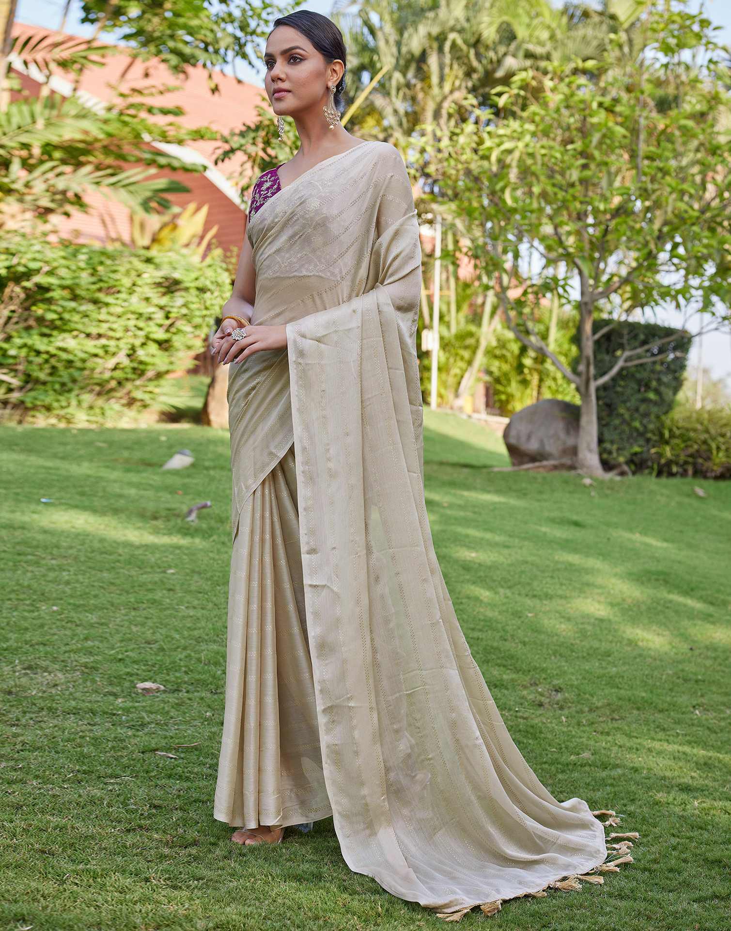 Beige Georgette Foil Printed Saree - Image 4