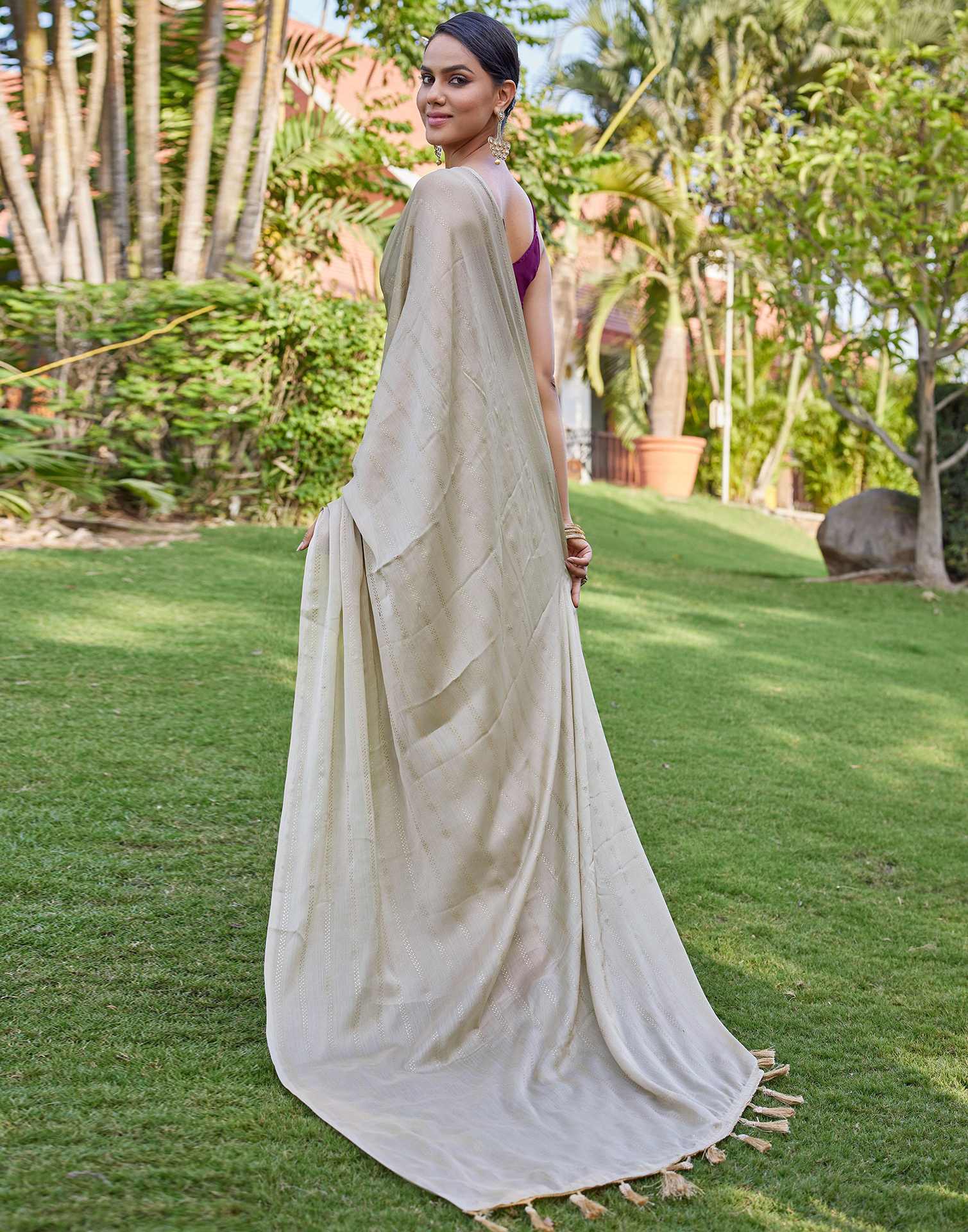 Beige Georgette Foil Printed Saree - Image 6