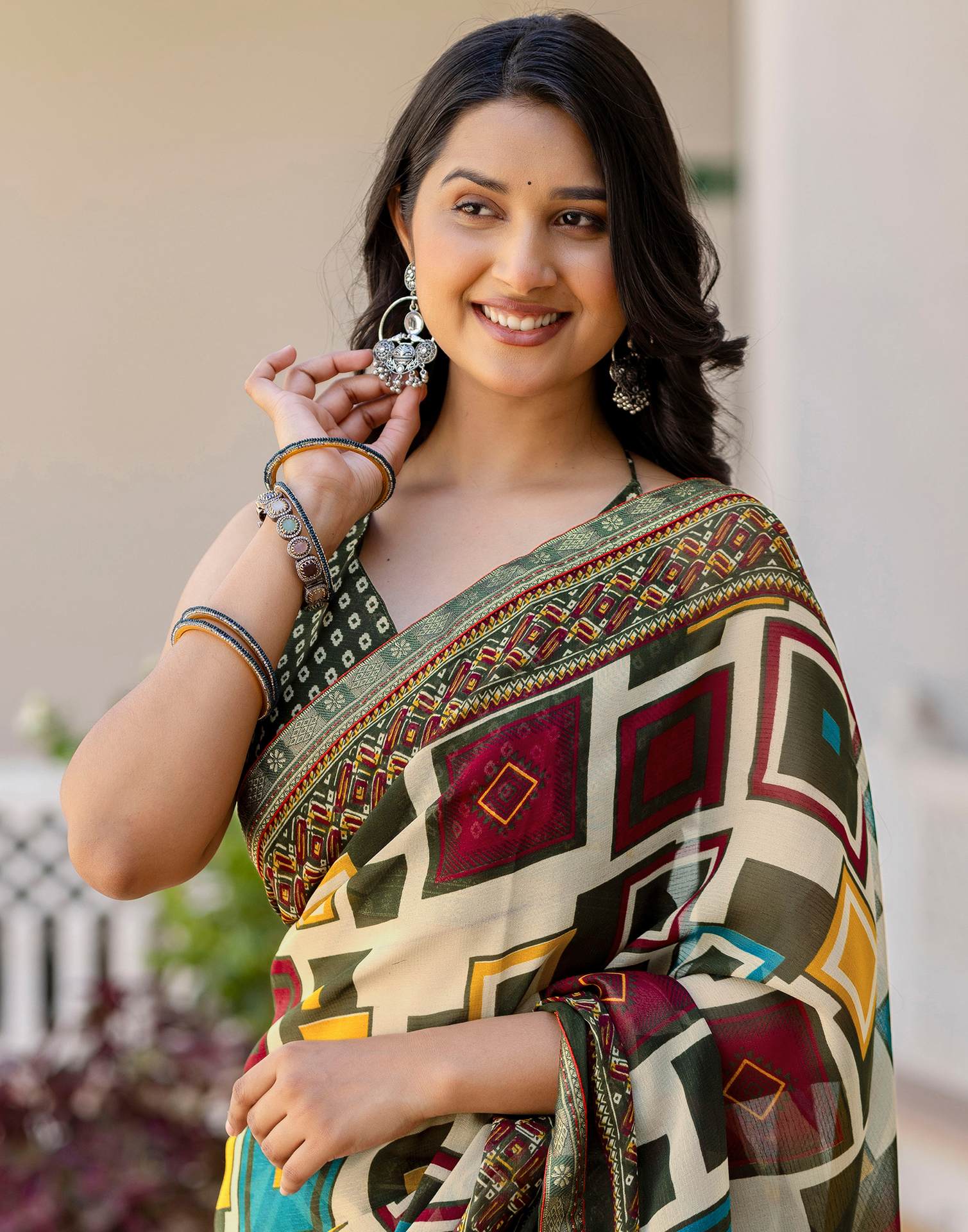 Beige Georgette Printed Lace Saree - Image 2