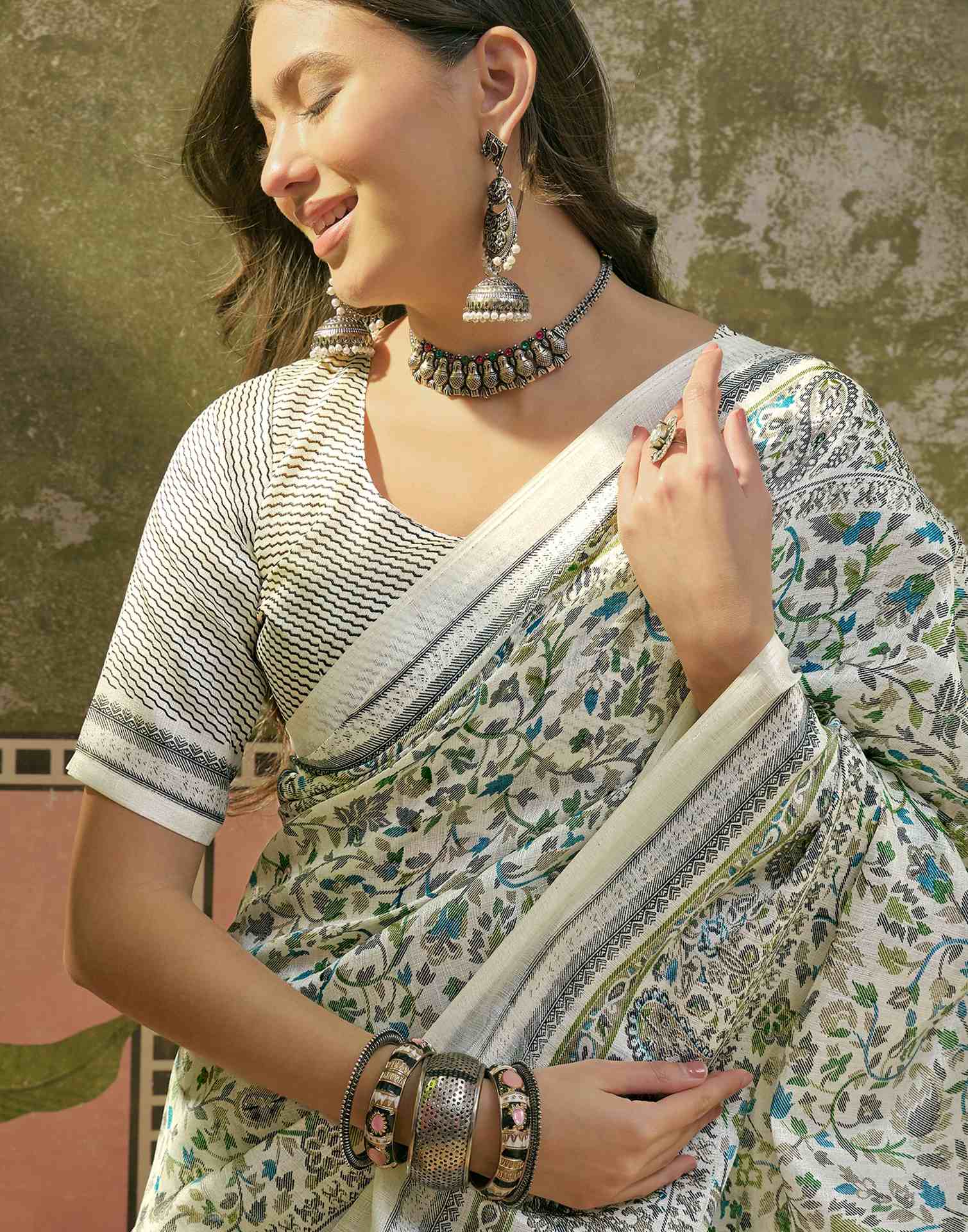 Beige Khadi Printed Saree - Image 2