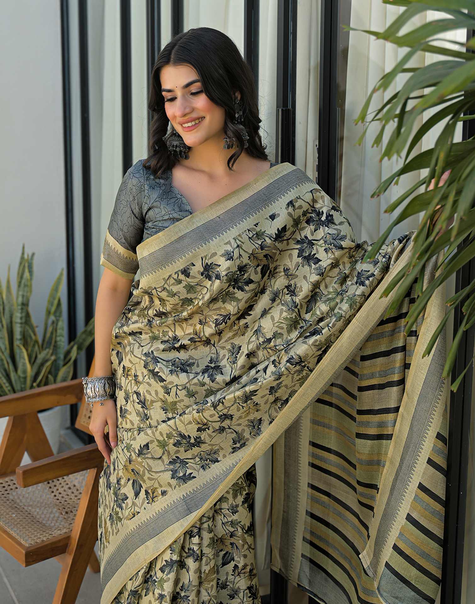 Beige Khadi Printed Saree - Image 3