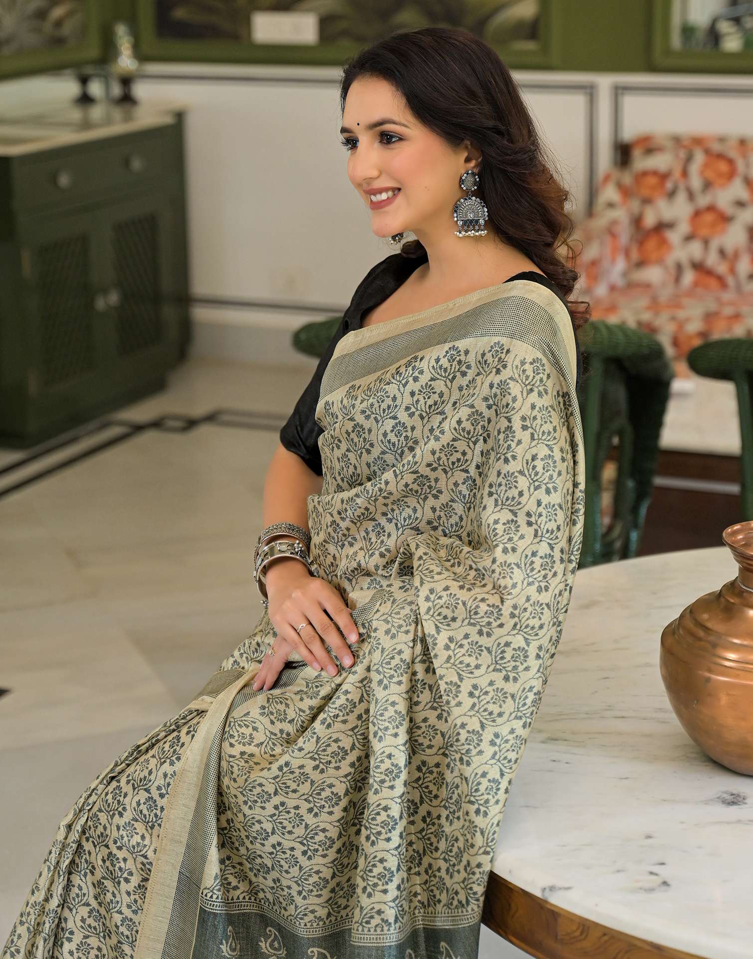 Beige Khadi Printed Saree - Image 4