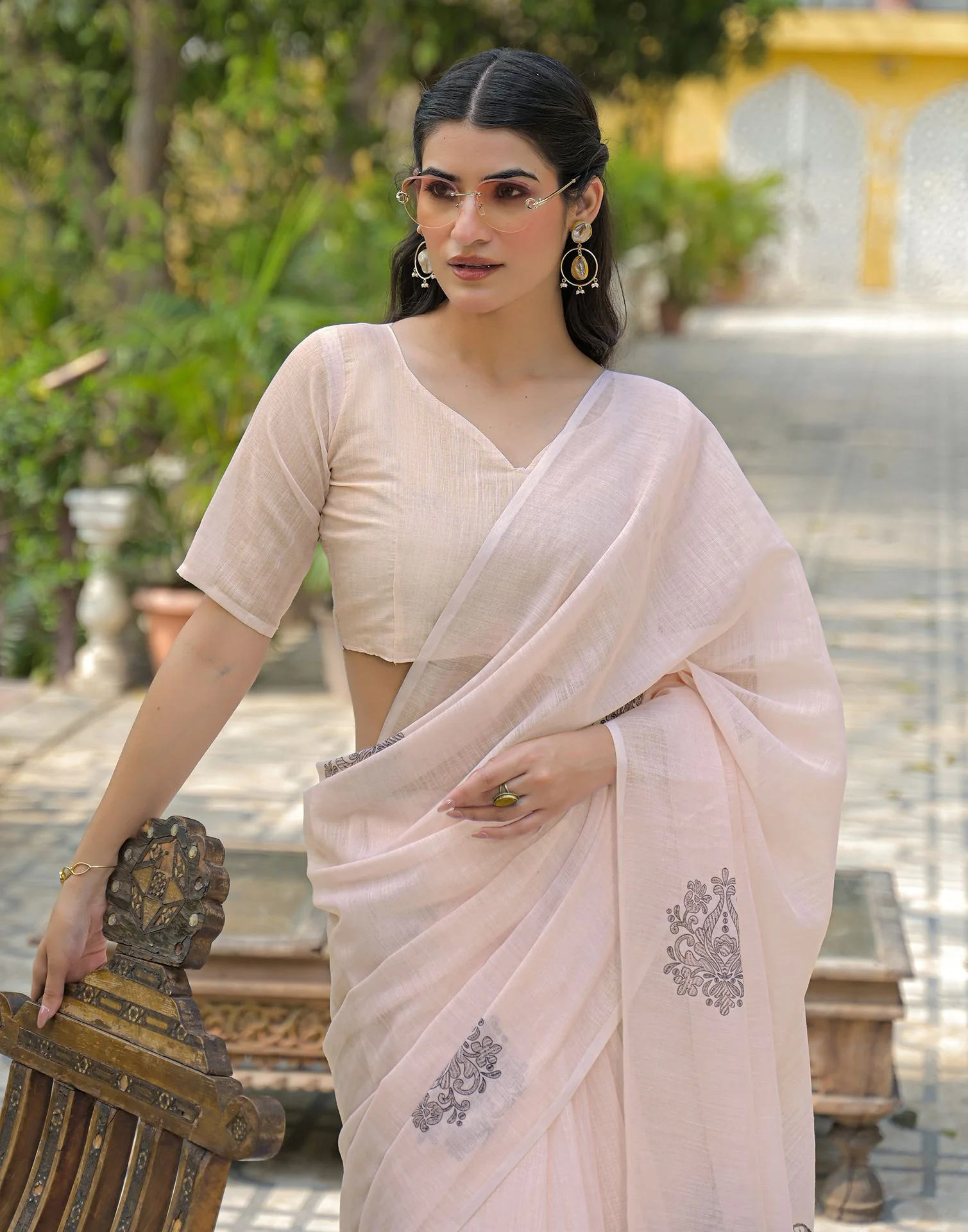 Beige Linen Printed Saree - Image 4