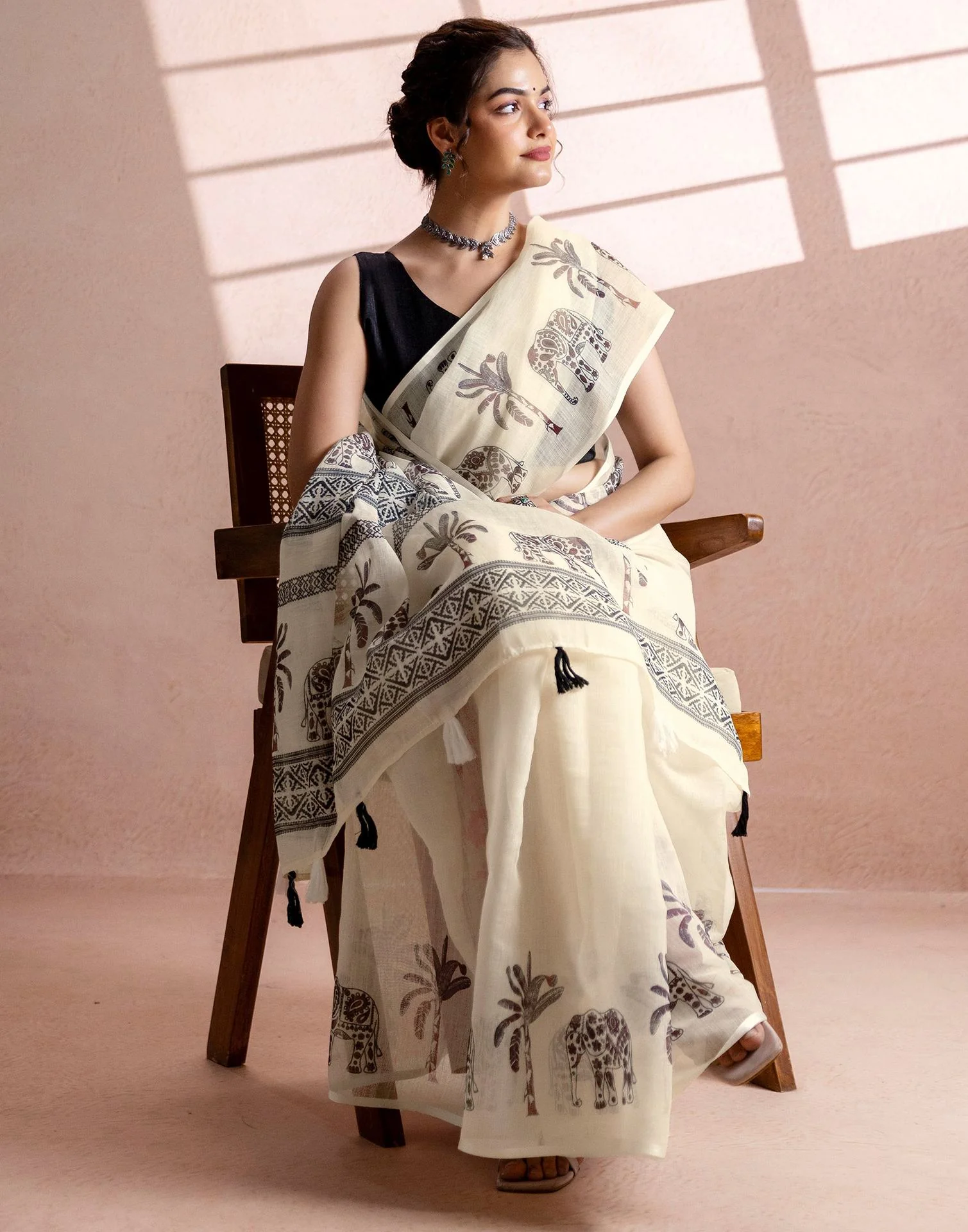 Beige Linen Printed Saree - Image 11