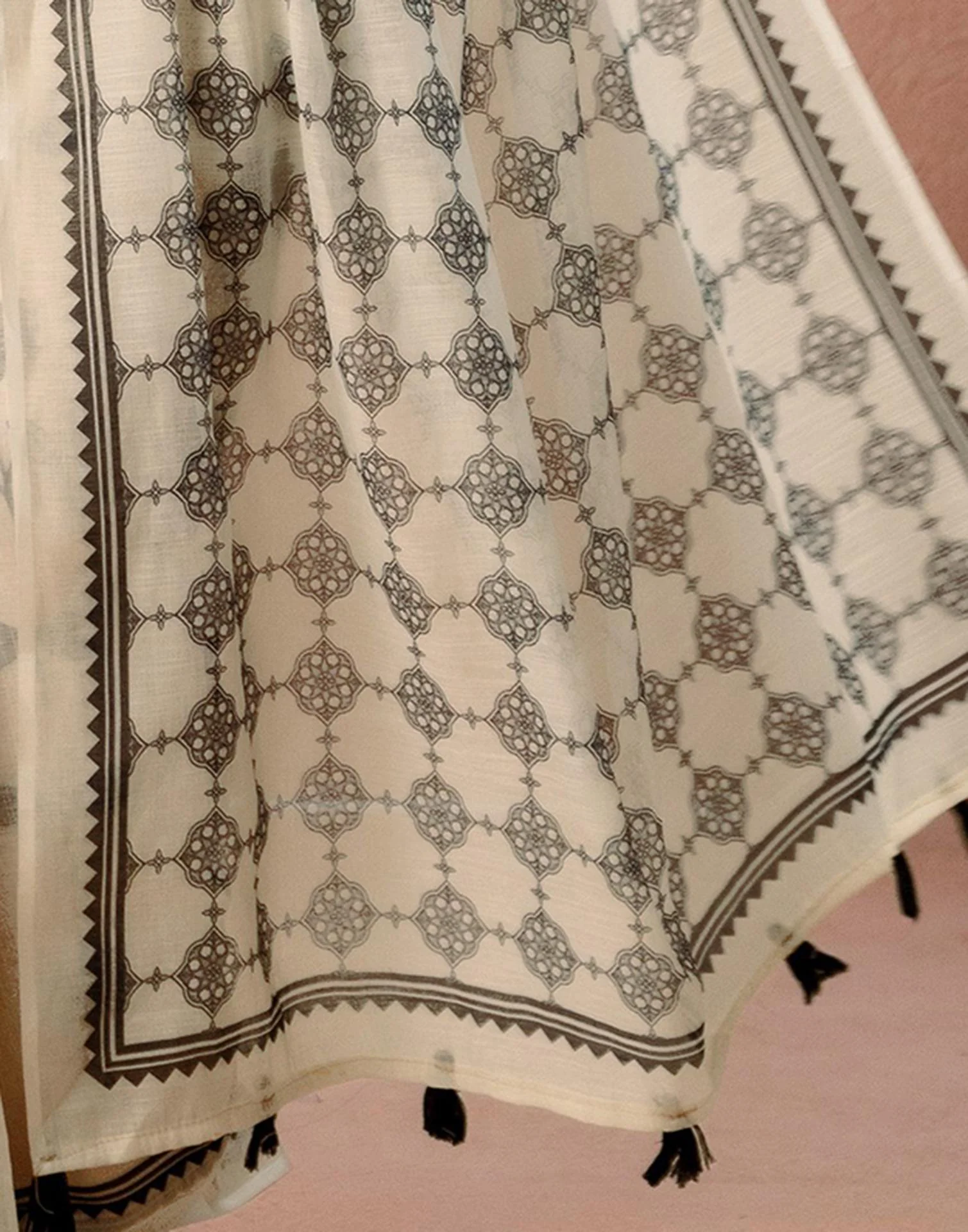 Beige Linen Printed Saree - Image 12