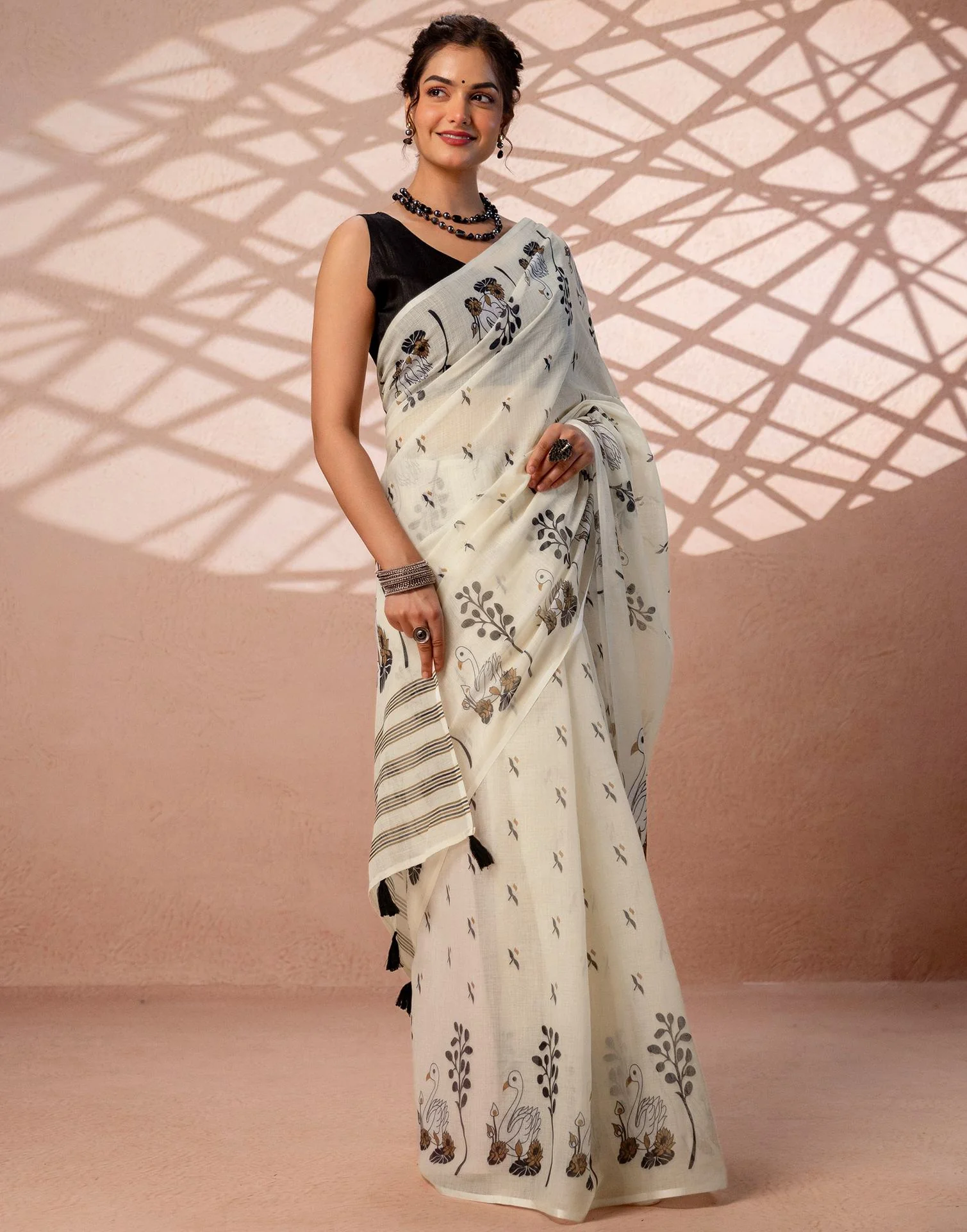 Beige Linen Printed Saree - Image 8