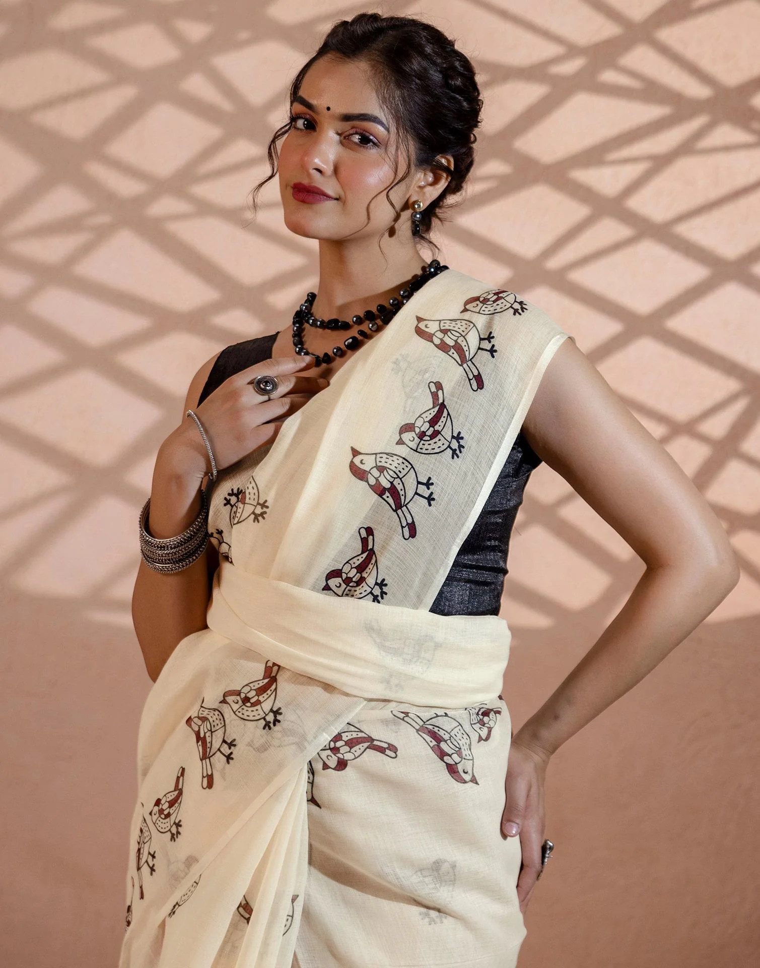 Beige Linen Printed Saree - Image 4