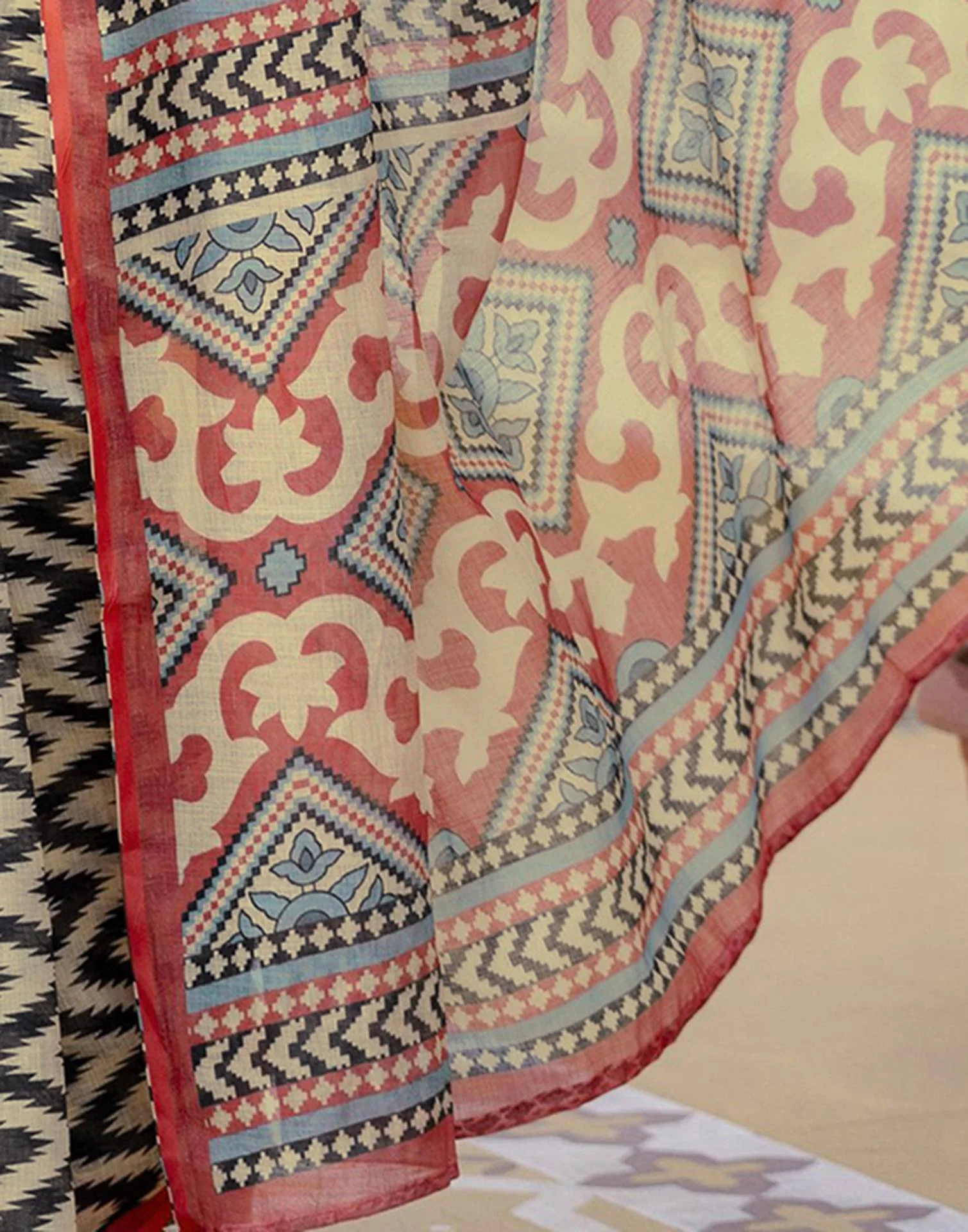 Beige Linen Printed Saree - Image 11