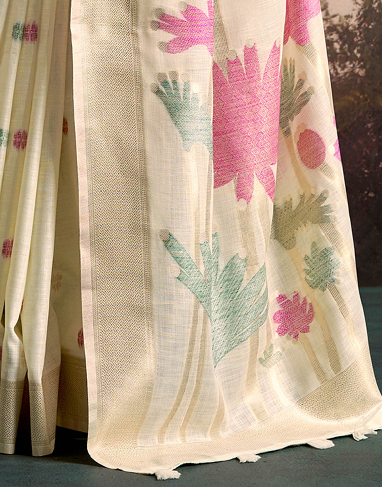 Beige Linen Silk Woven Printed Saree - Image 6