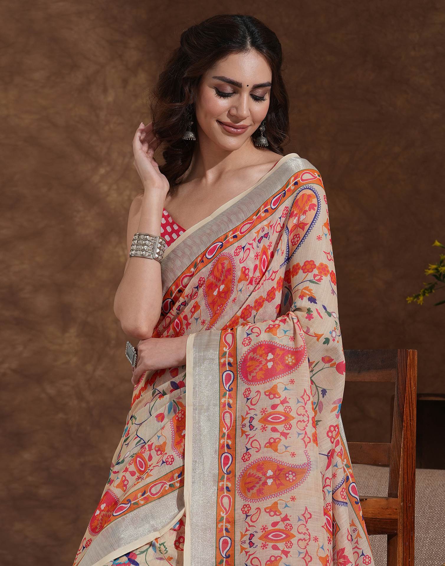 Beige Linen Woven Printed Saree - Image 2