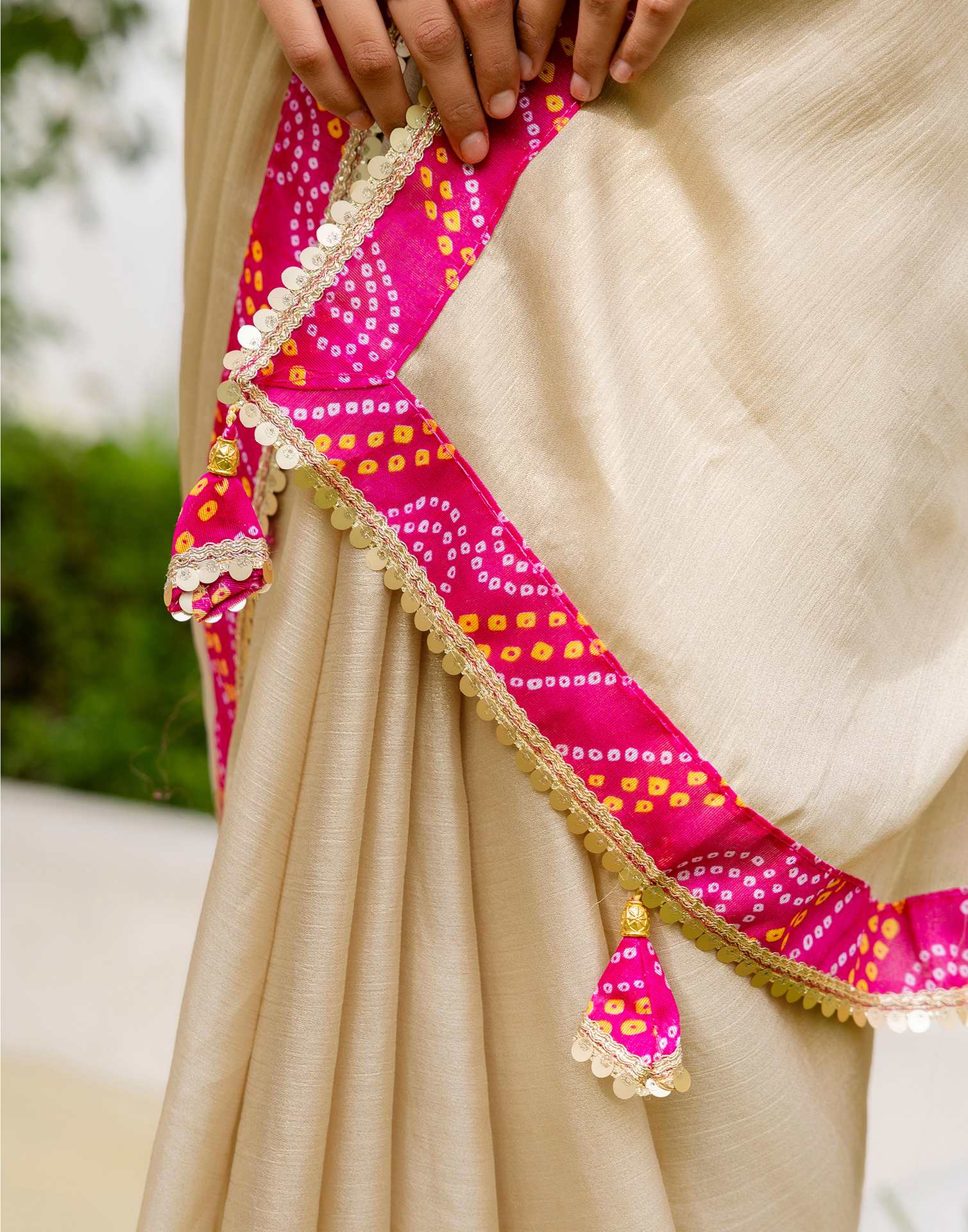 Beige Shimmer Lace Saree - Image 9