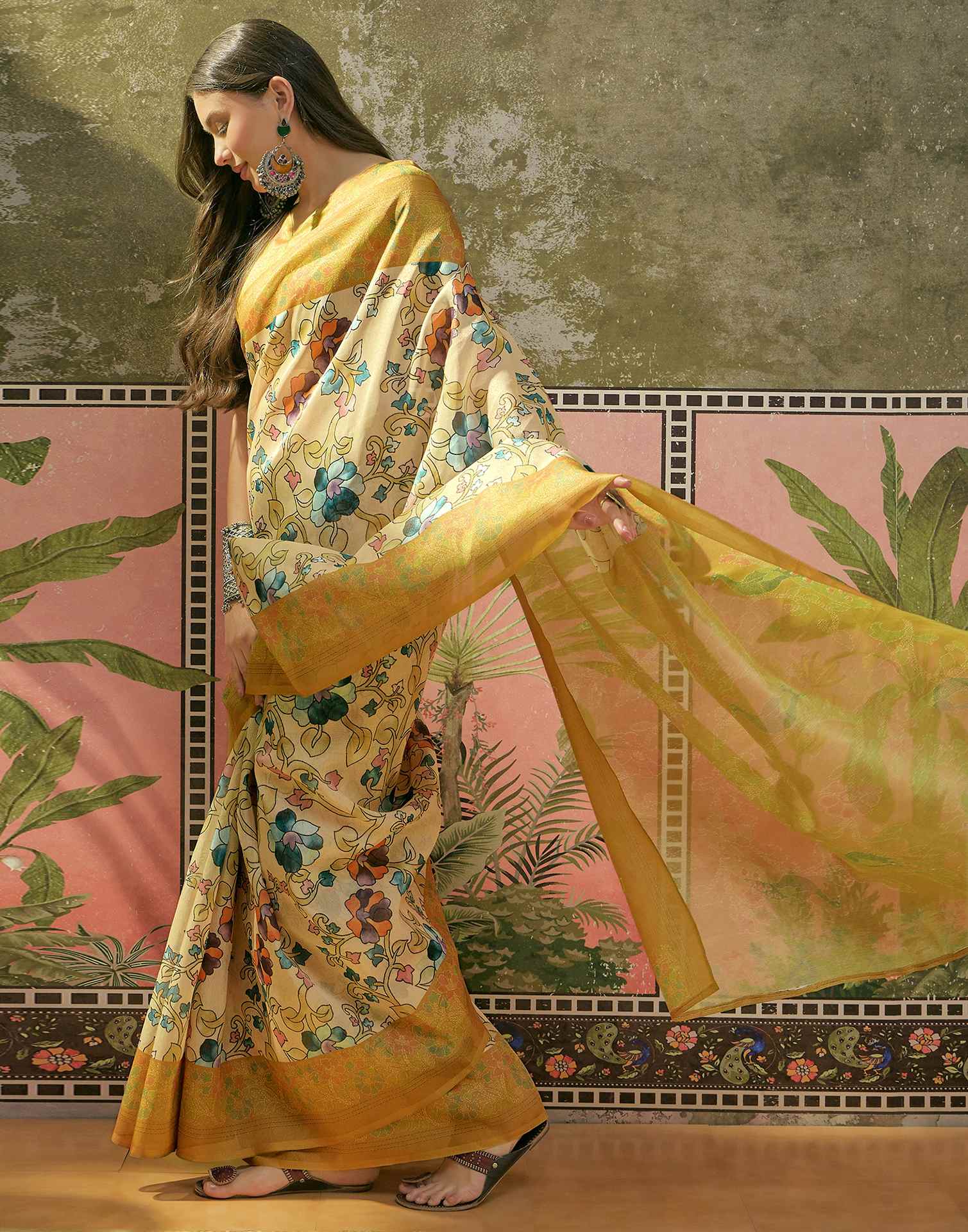 Beige Shimmer Silk Floral Printed Saree - Image 5