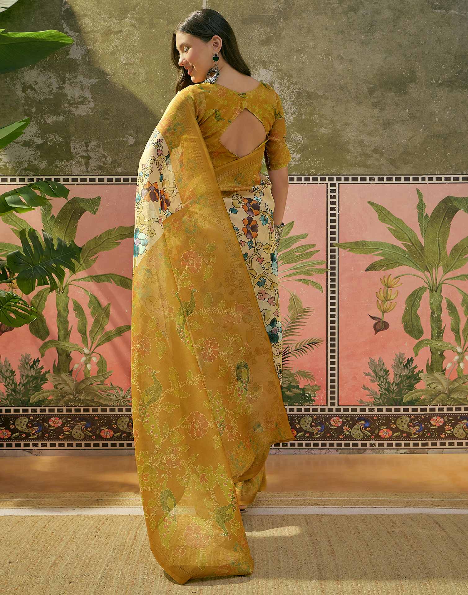 Beige Shimmer Silk Floral Printed Saree - Image 7